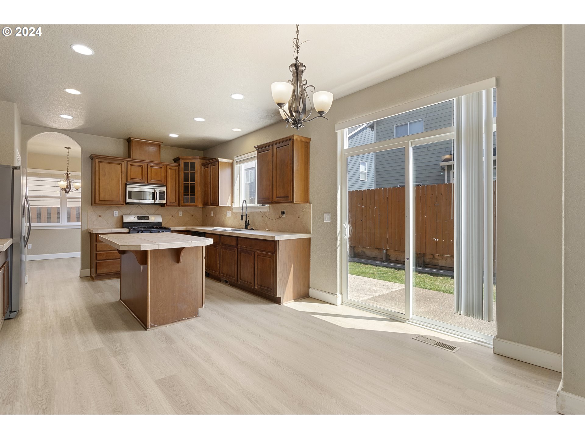 3948 SW BATTAGLIA AVE