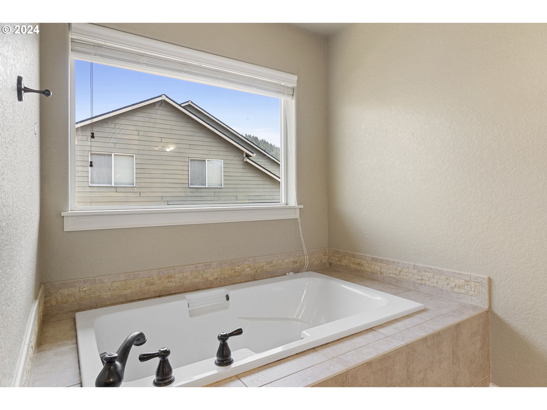 3948 SW BATTAGLIA AVE