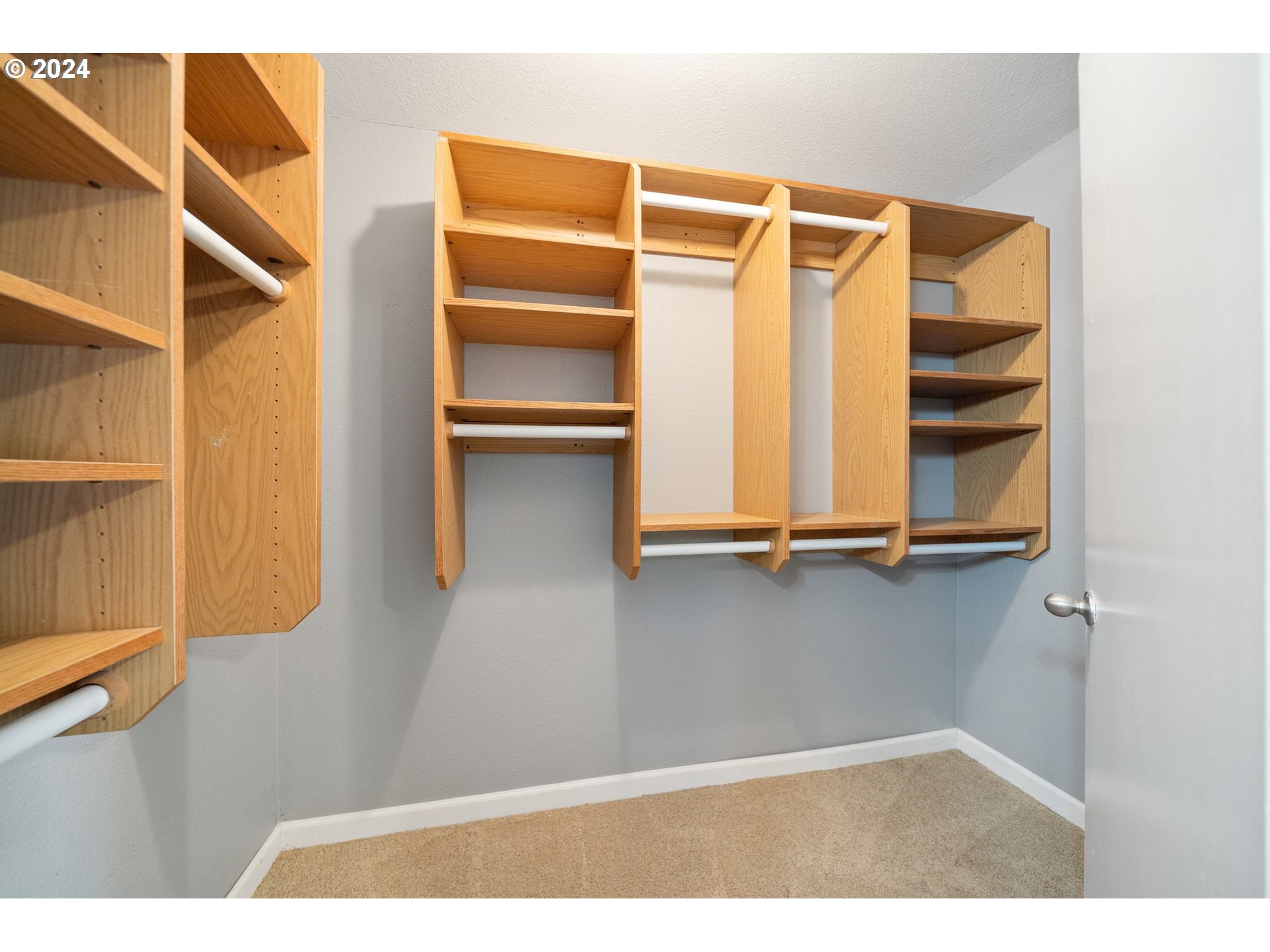 5538 NW BURNING TREE CT