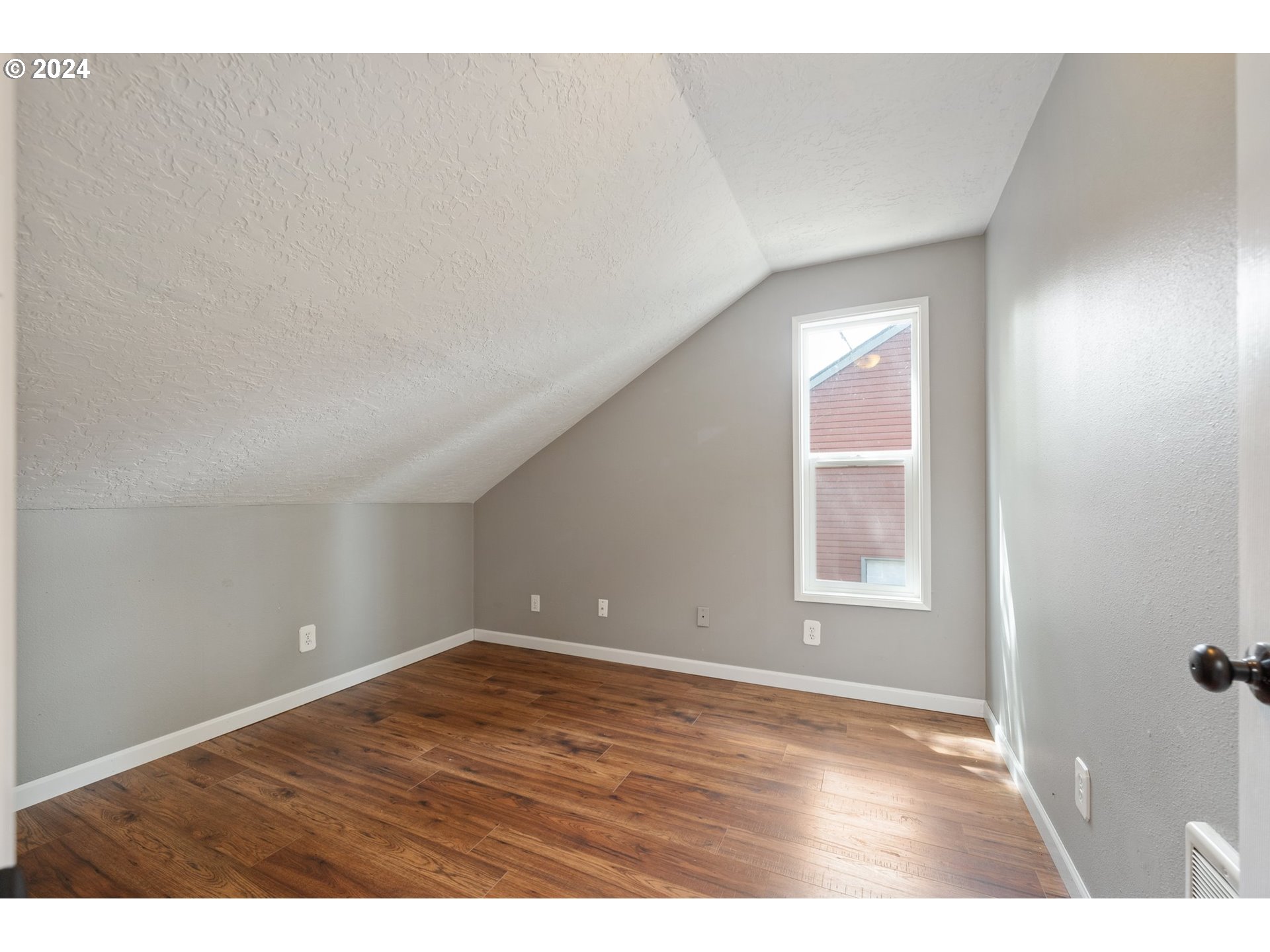 5538 NW BURNING TREE CT