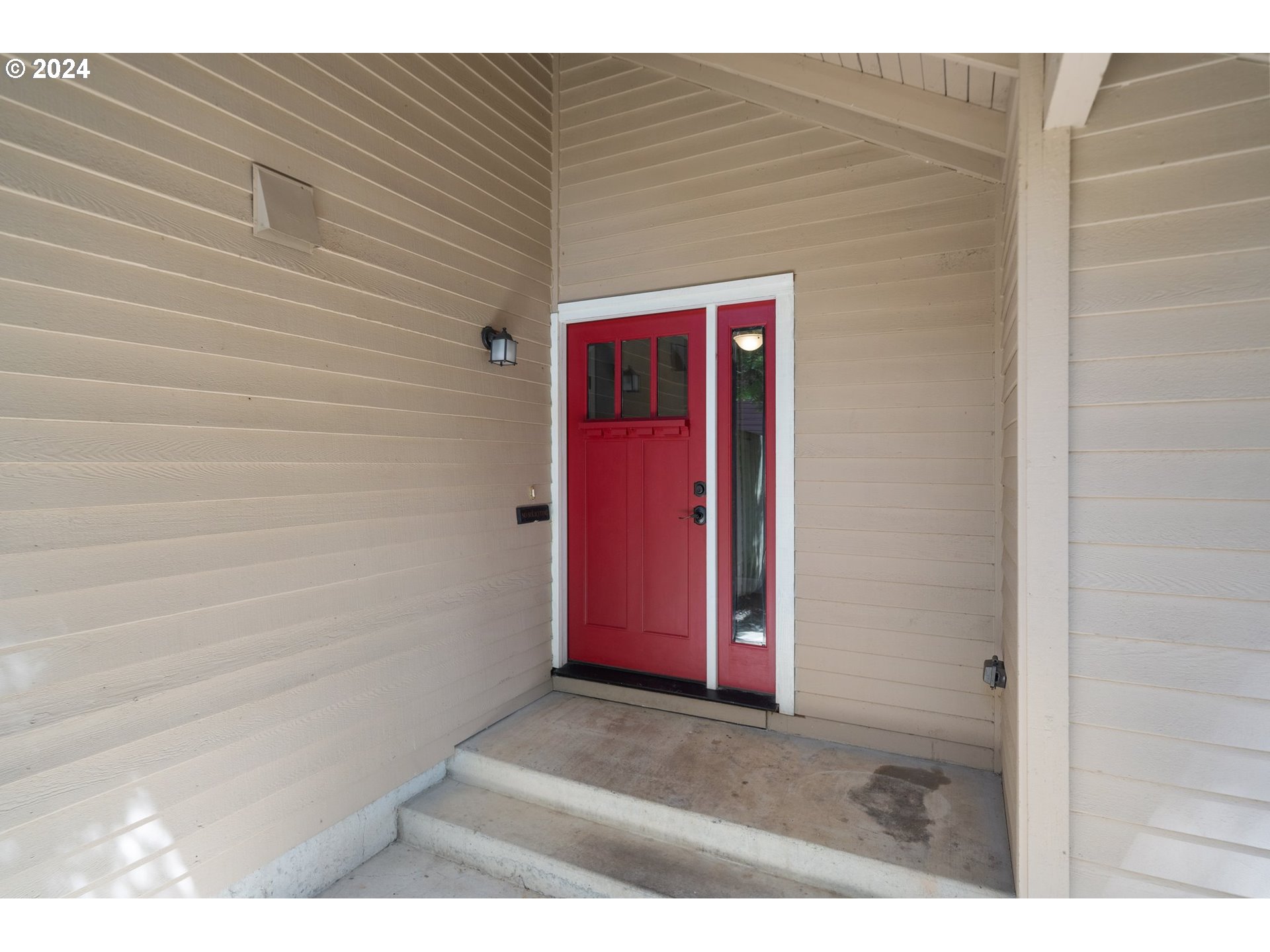 5538 NW BURNING TREE CT