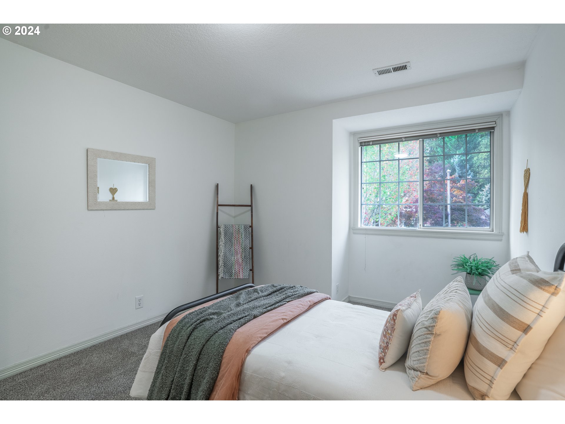 15725 SW BOBWHITE CIR