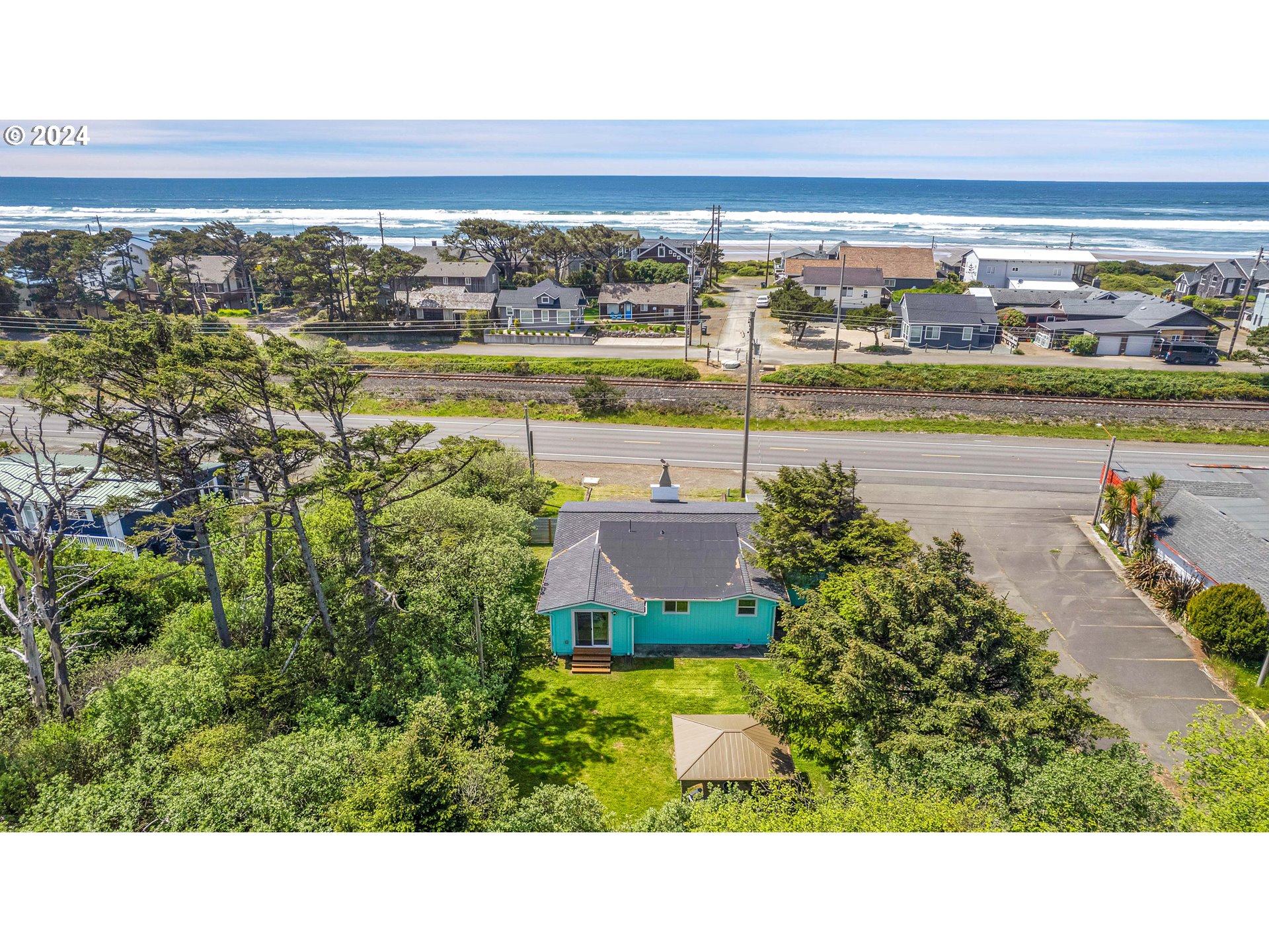 1702 N HIGHWAY 101