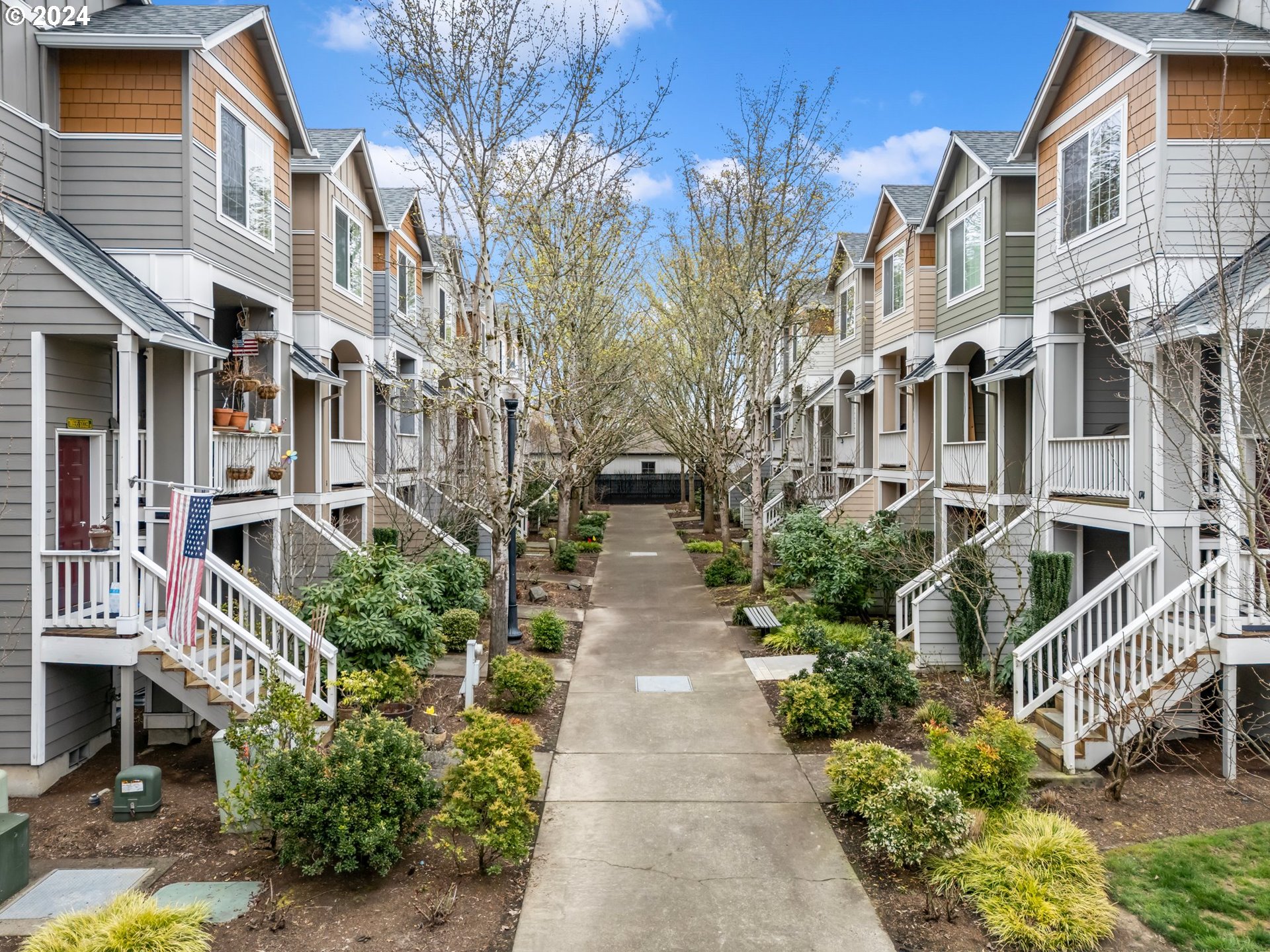 17452 SW NOVEMBER CT