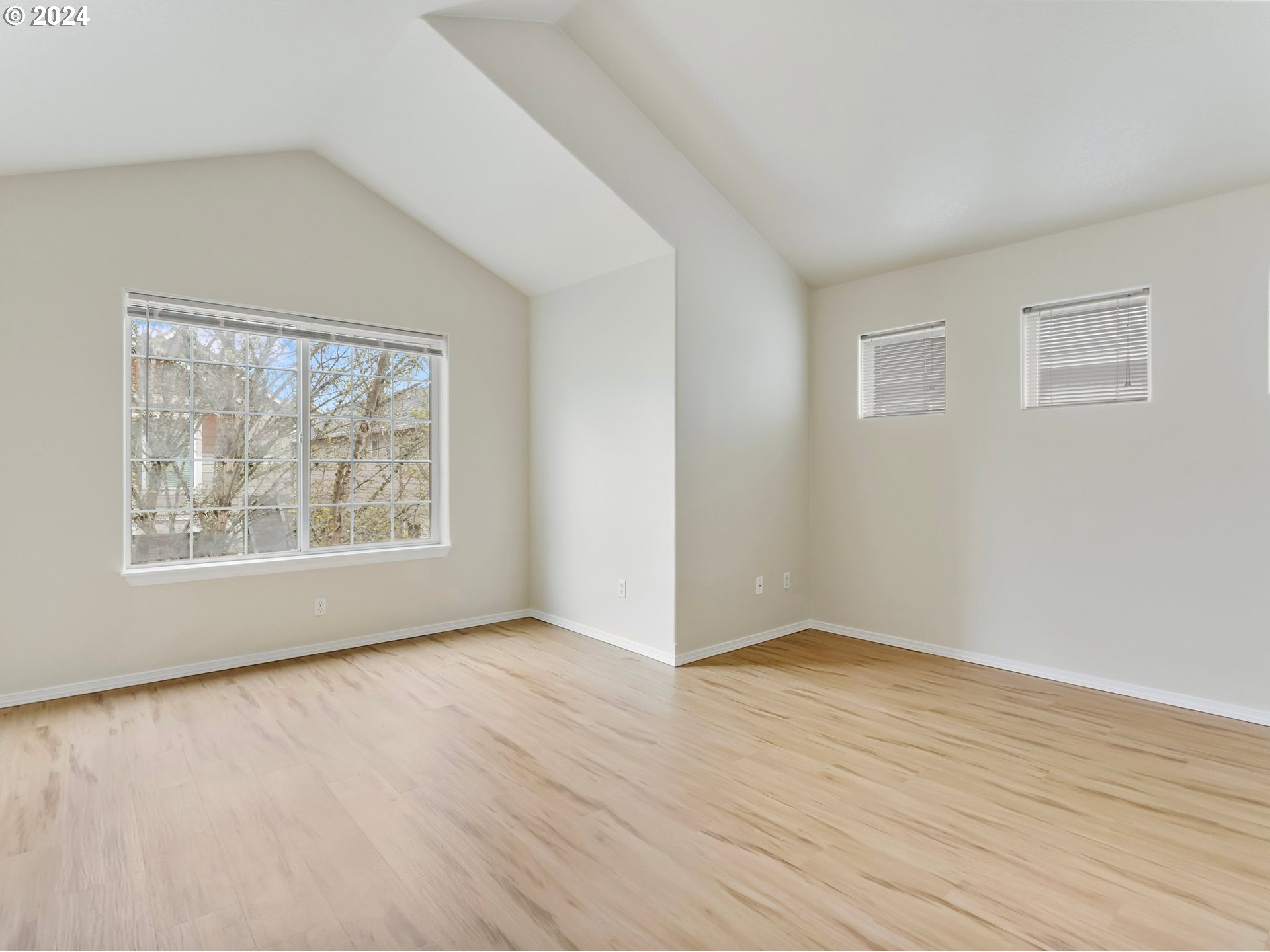 17452 SW NOVEMBER CT