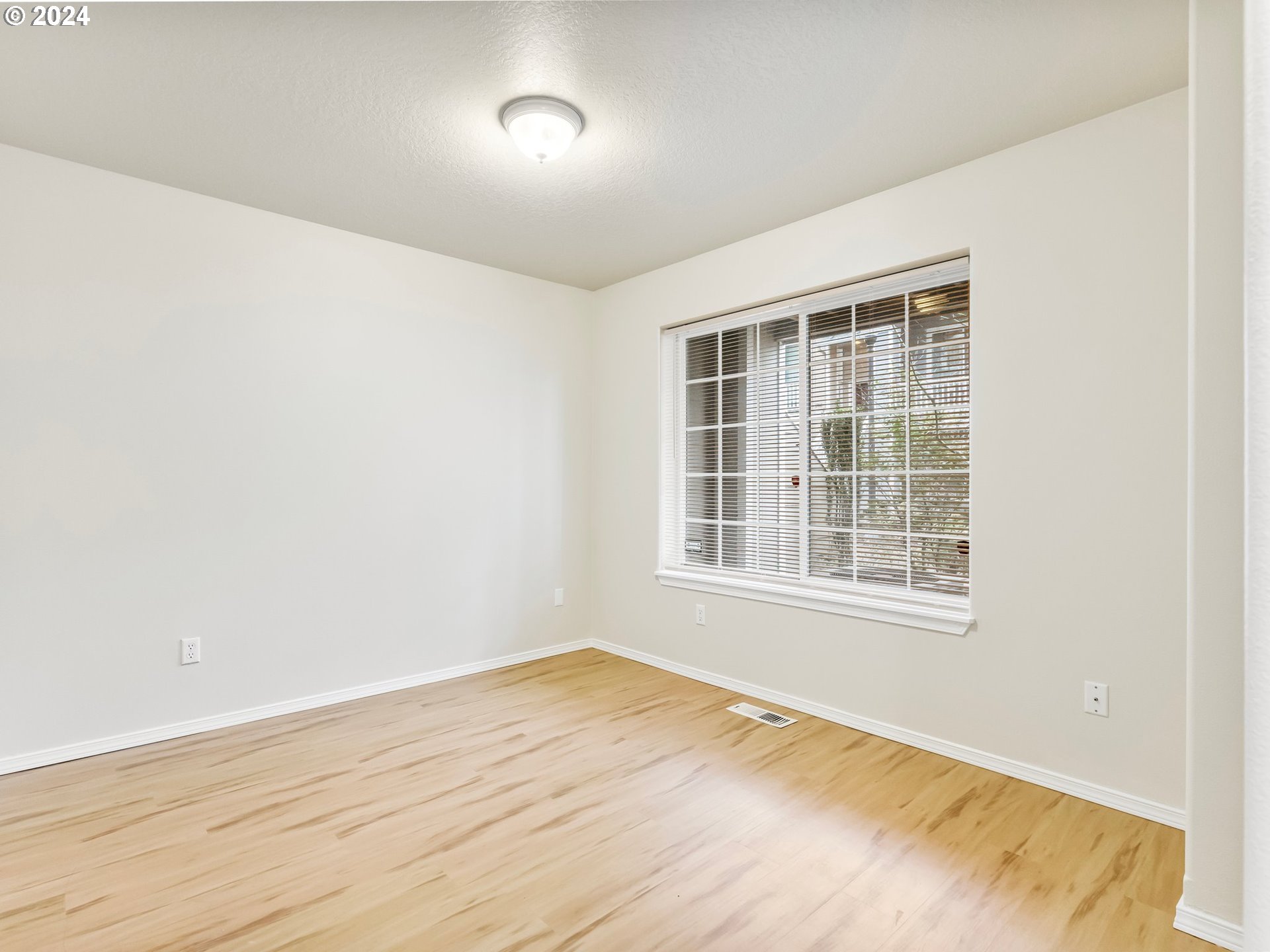 17452 SW NOVEMBER CT