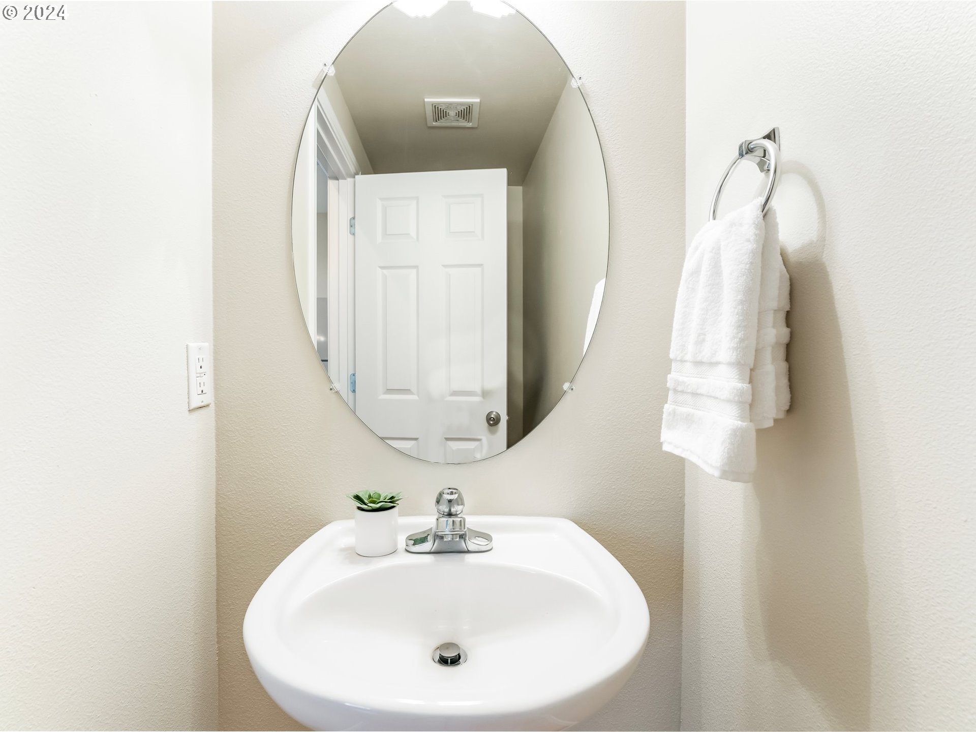 17452 SW NOVEMBER CT