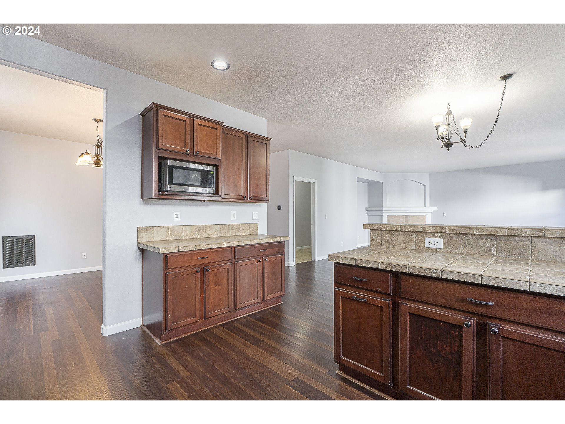 3441 SE SILVER FOX AVE