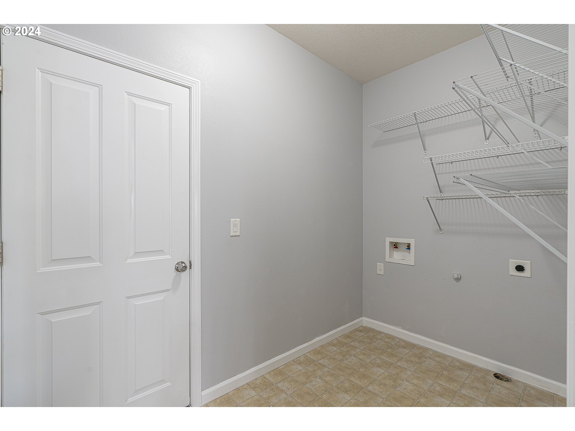 3441 SE SILVER FOX AVE