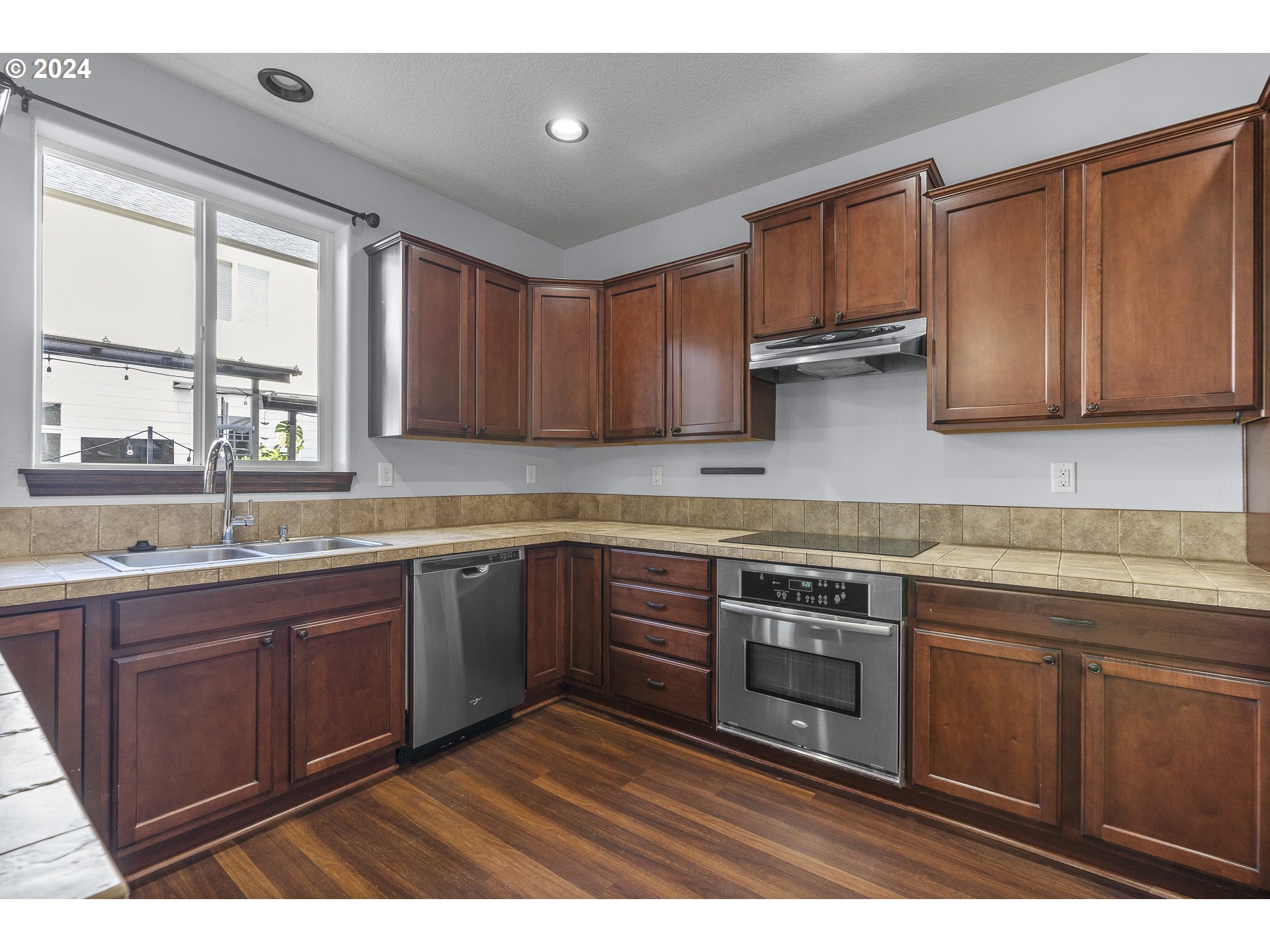 3441 SE SILVER FOX AVE