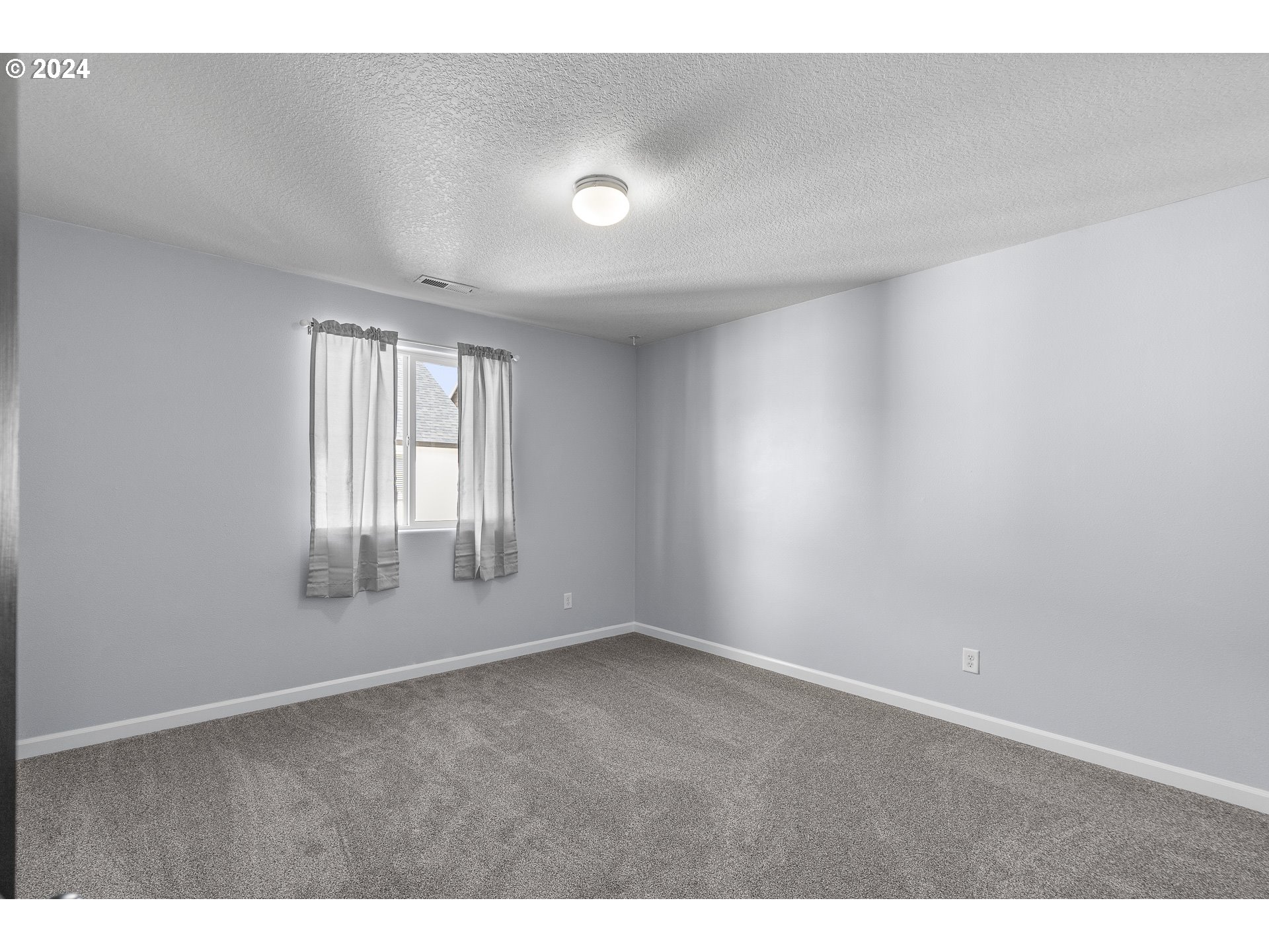 3441 SE SILVER FOX AVE