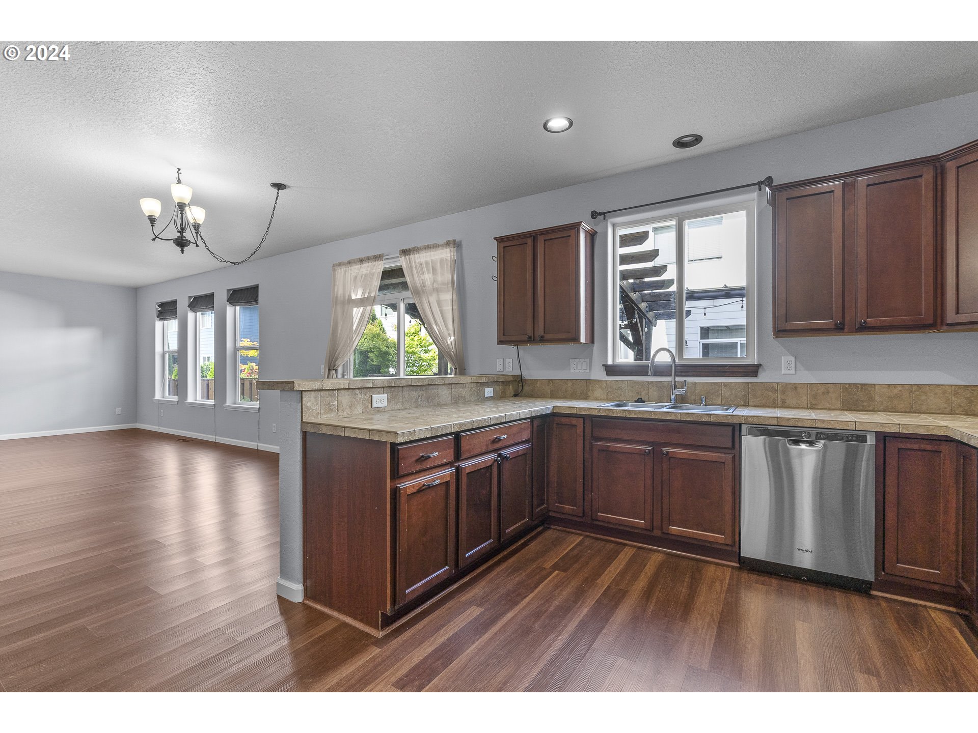 3441 SE SILVER FOX AVE