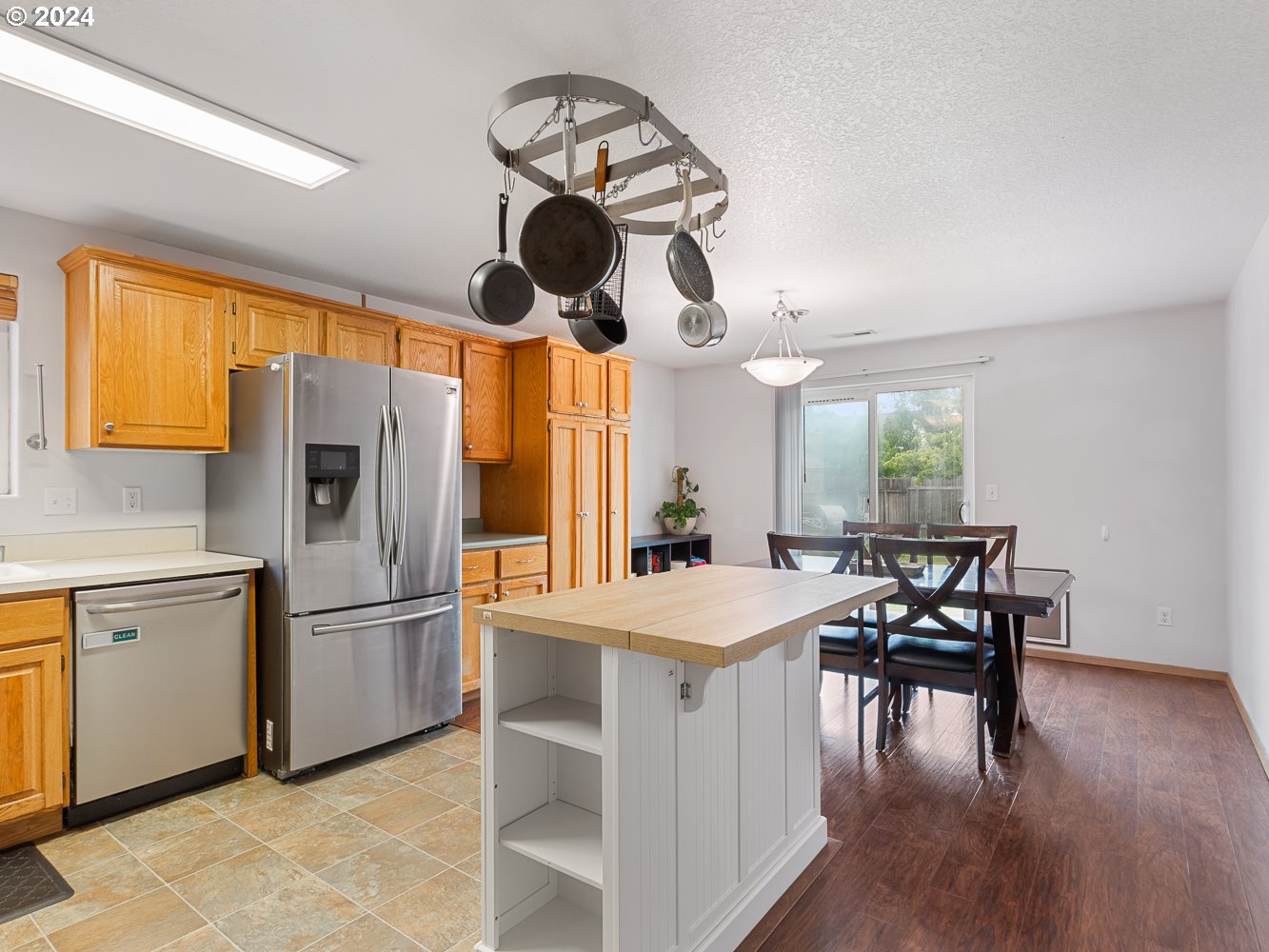 2300 SW 8TH ST