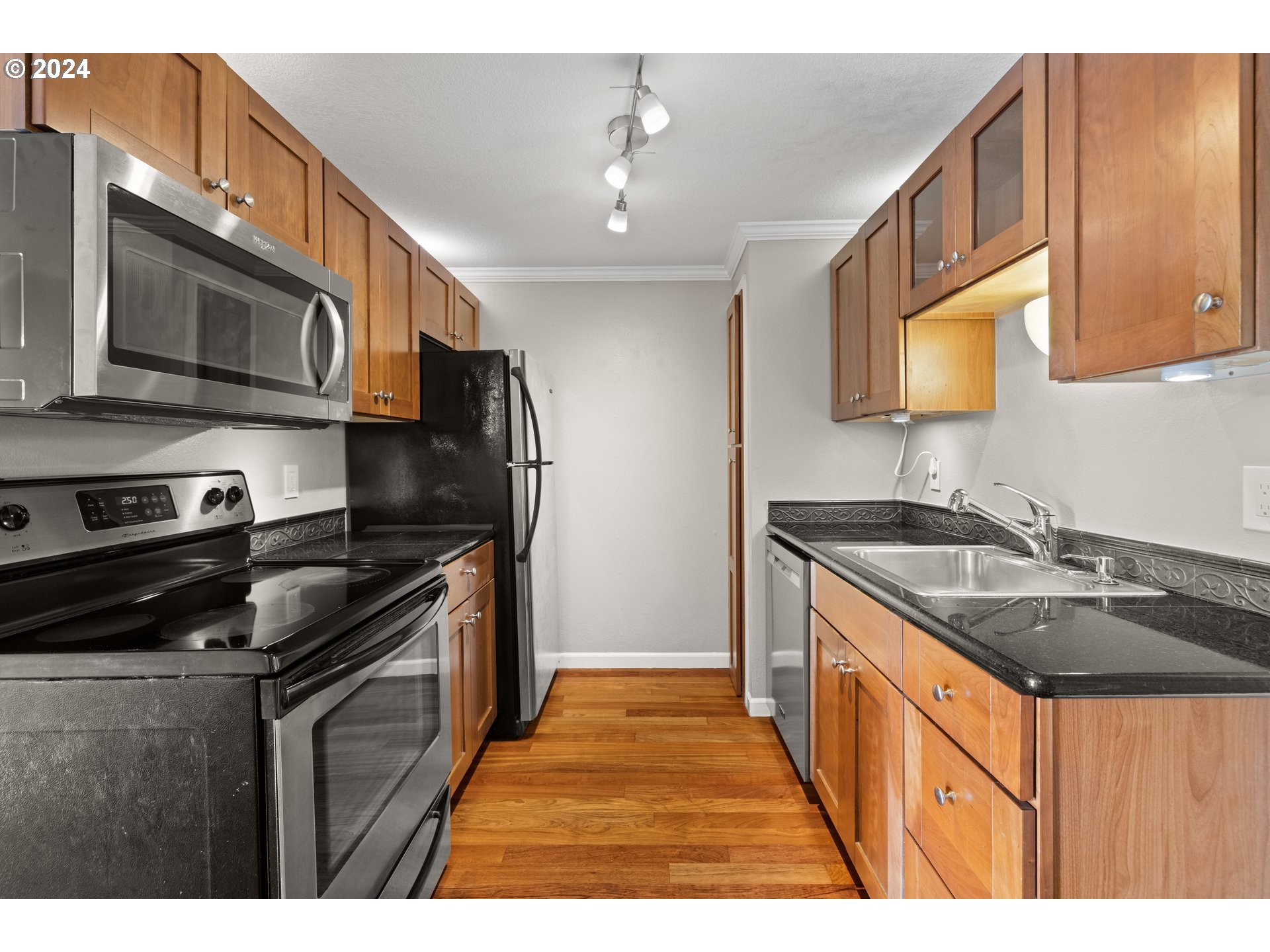732 SE 16TH AVE