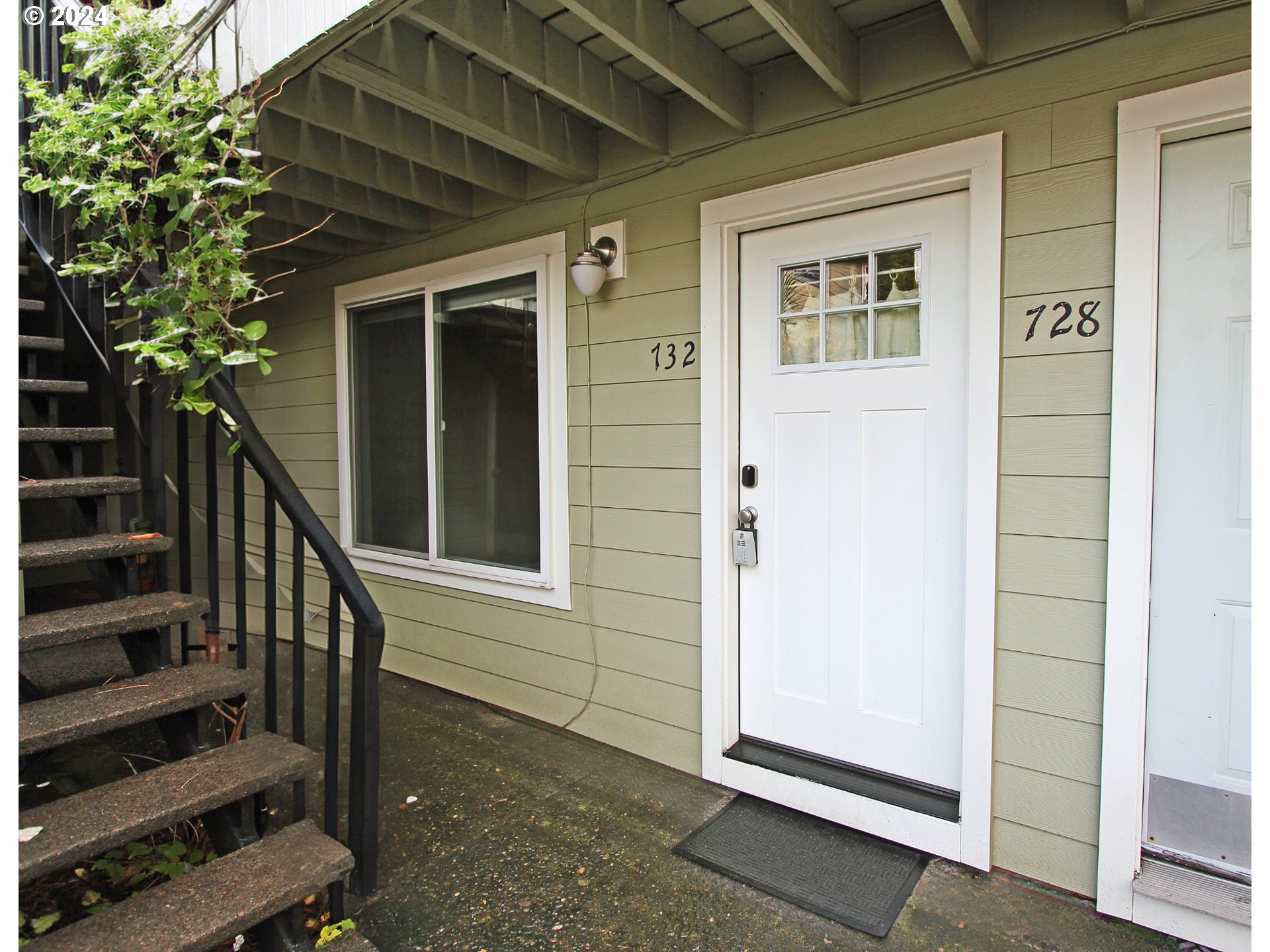 732 SE 16TH AVE