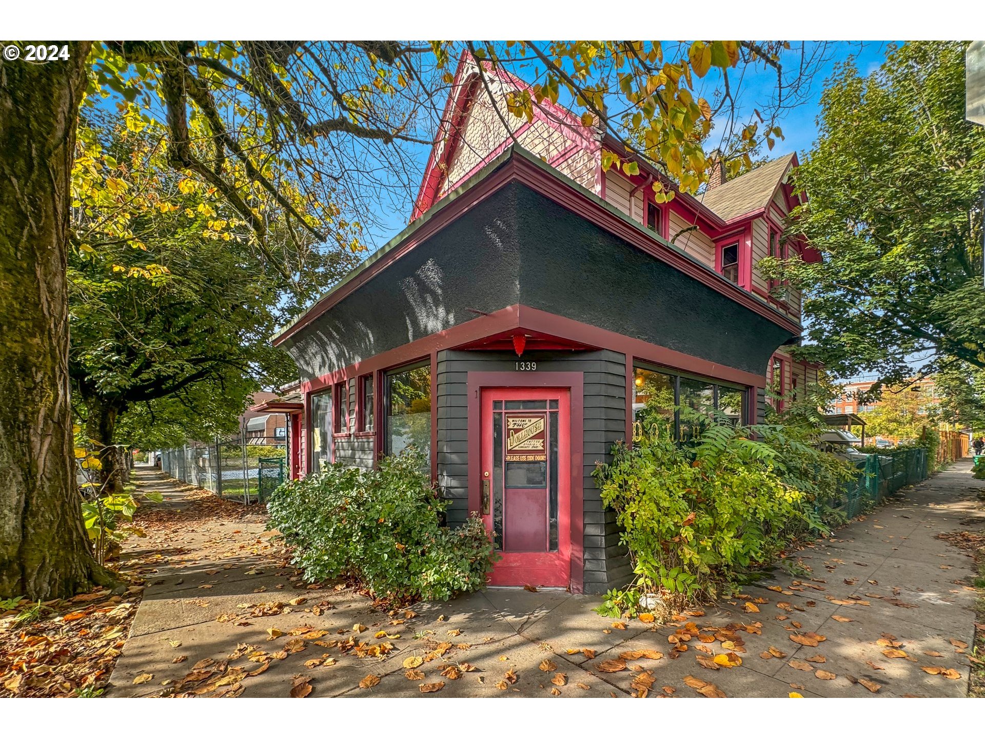 732 SE 16TH AVE