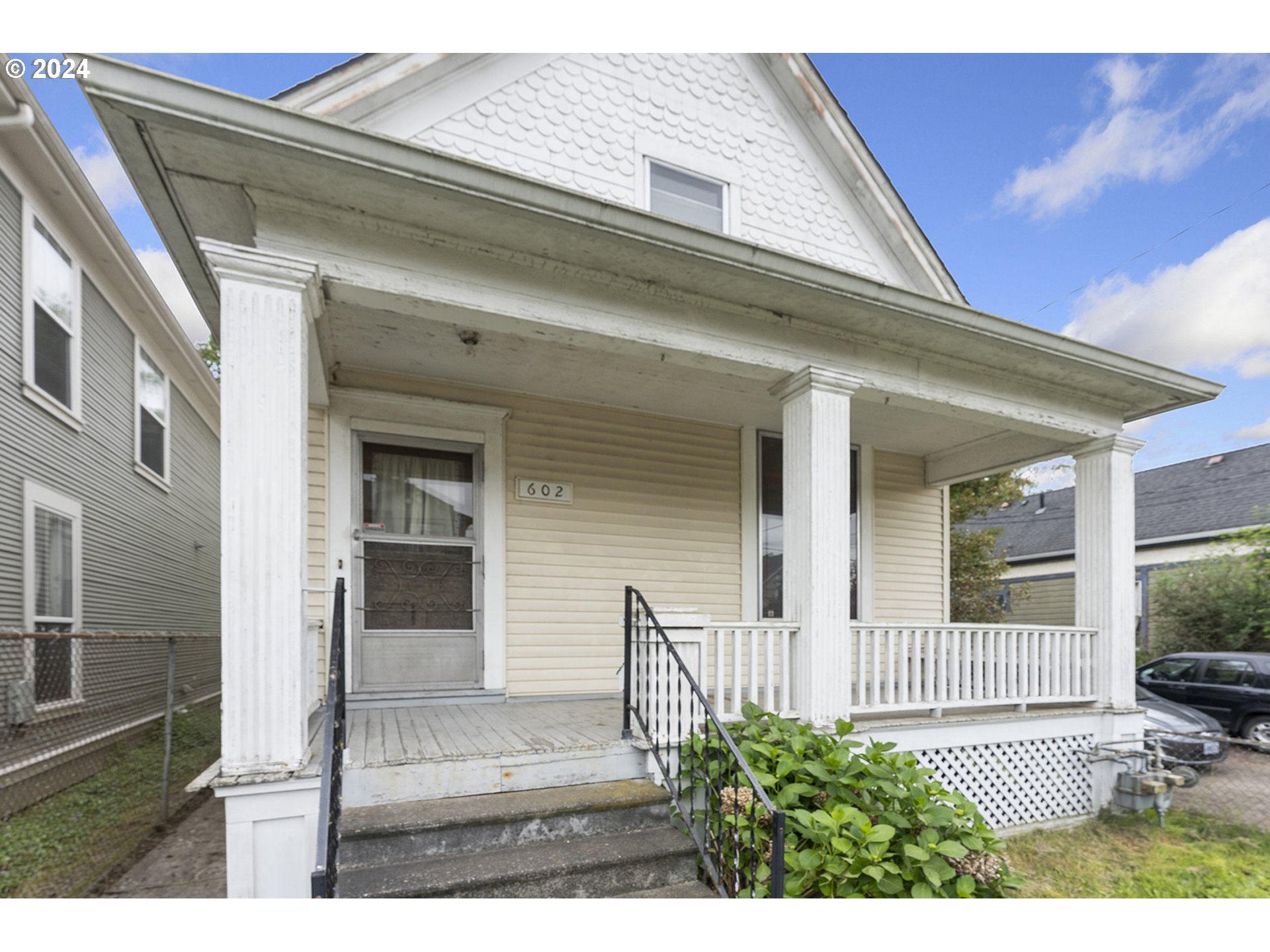 602 NE TILLAMOOK ST
