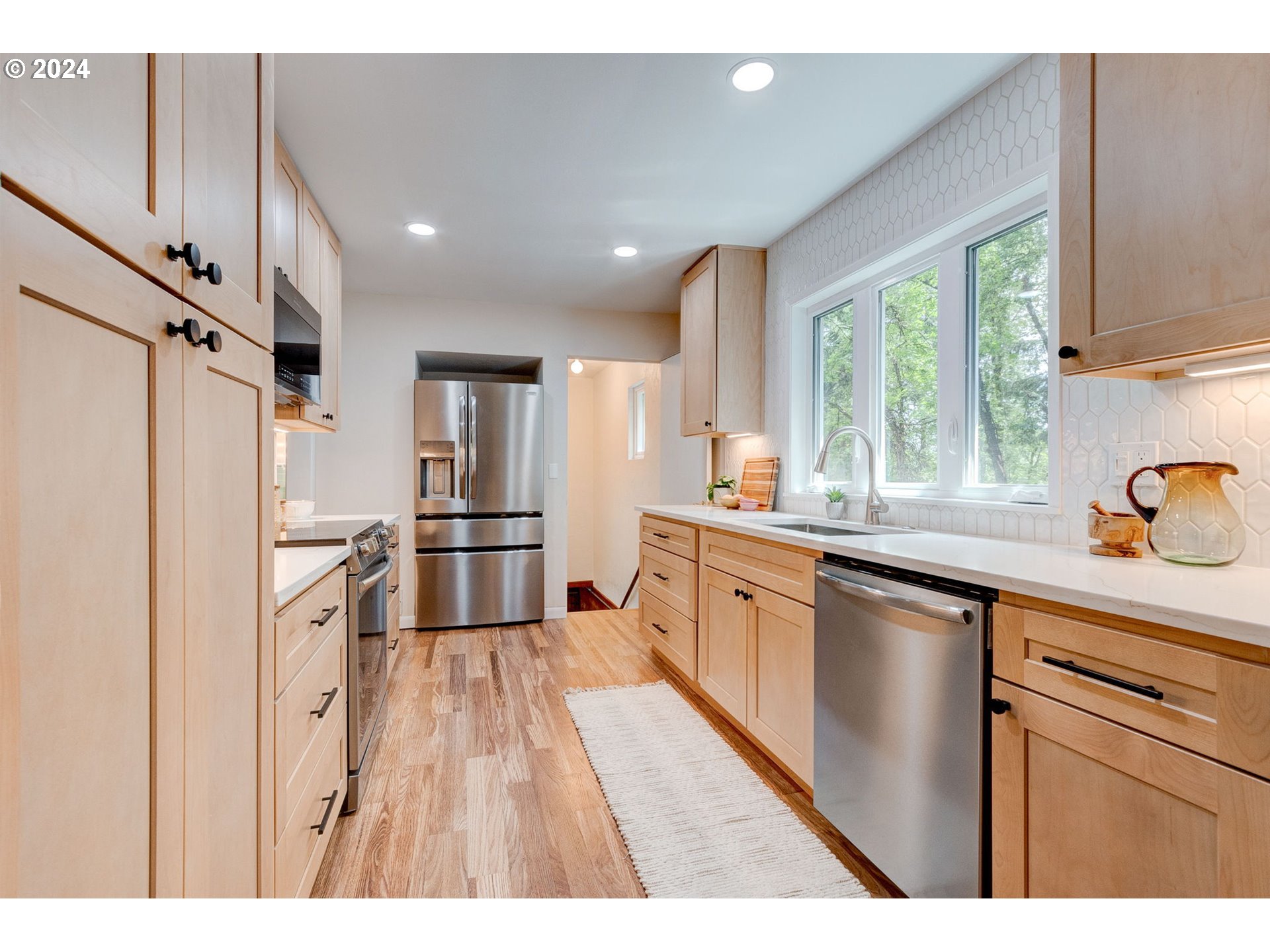 920 SW Cheltenham ST