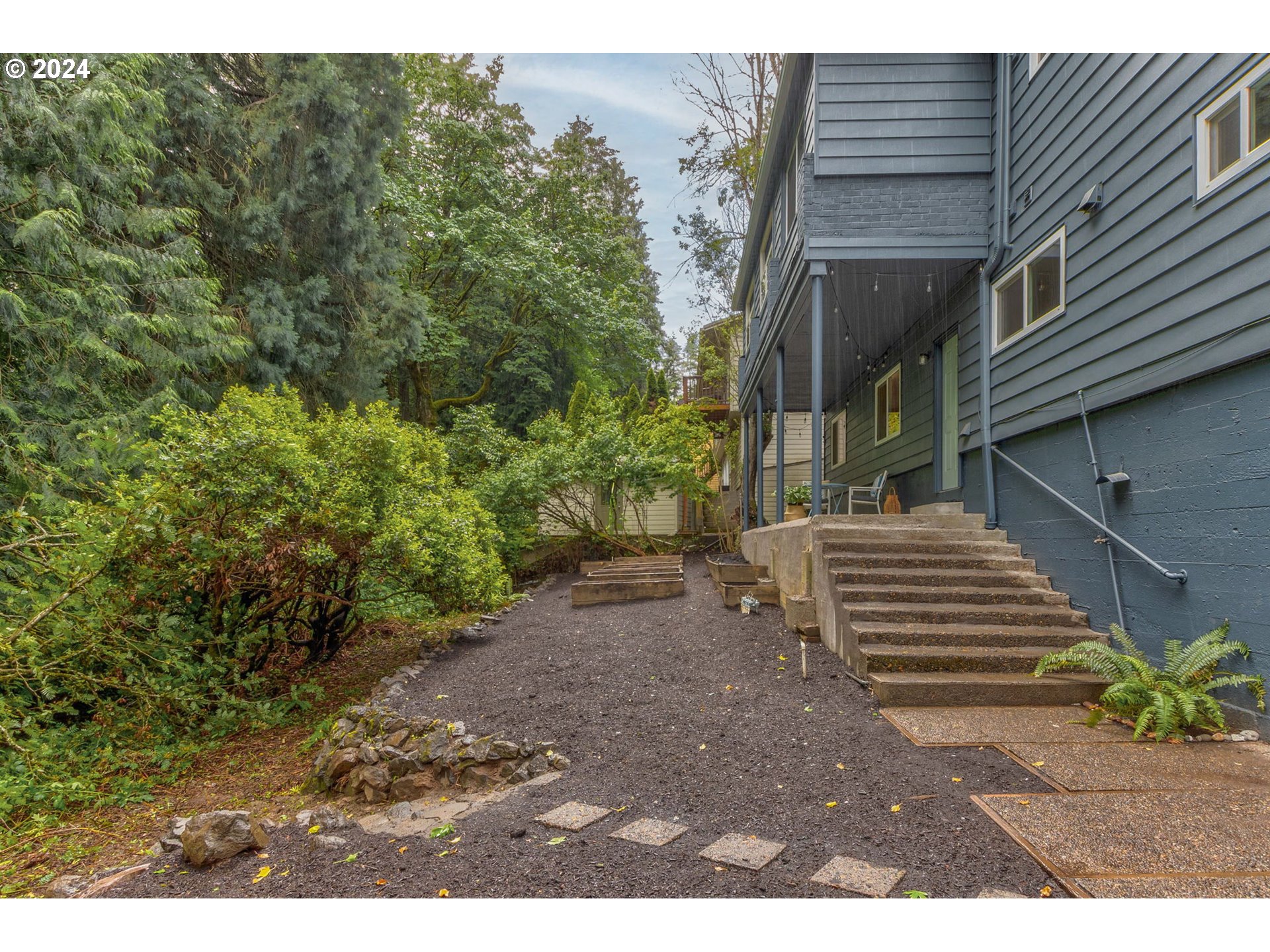 920 SW Cheltenham ST