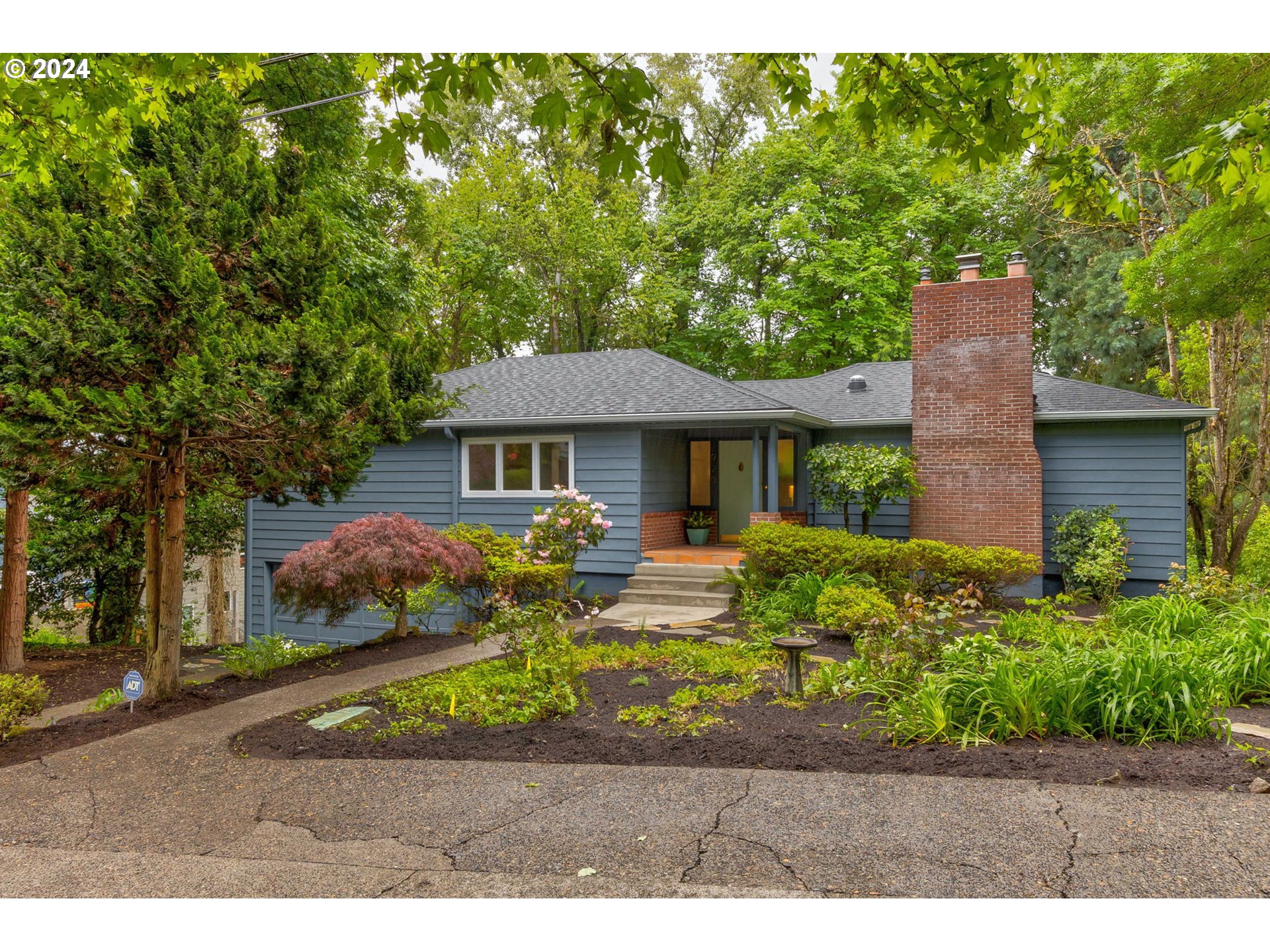 920 SW Cheltenham ST