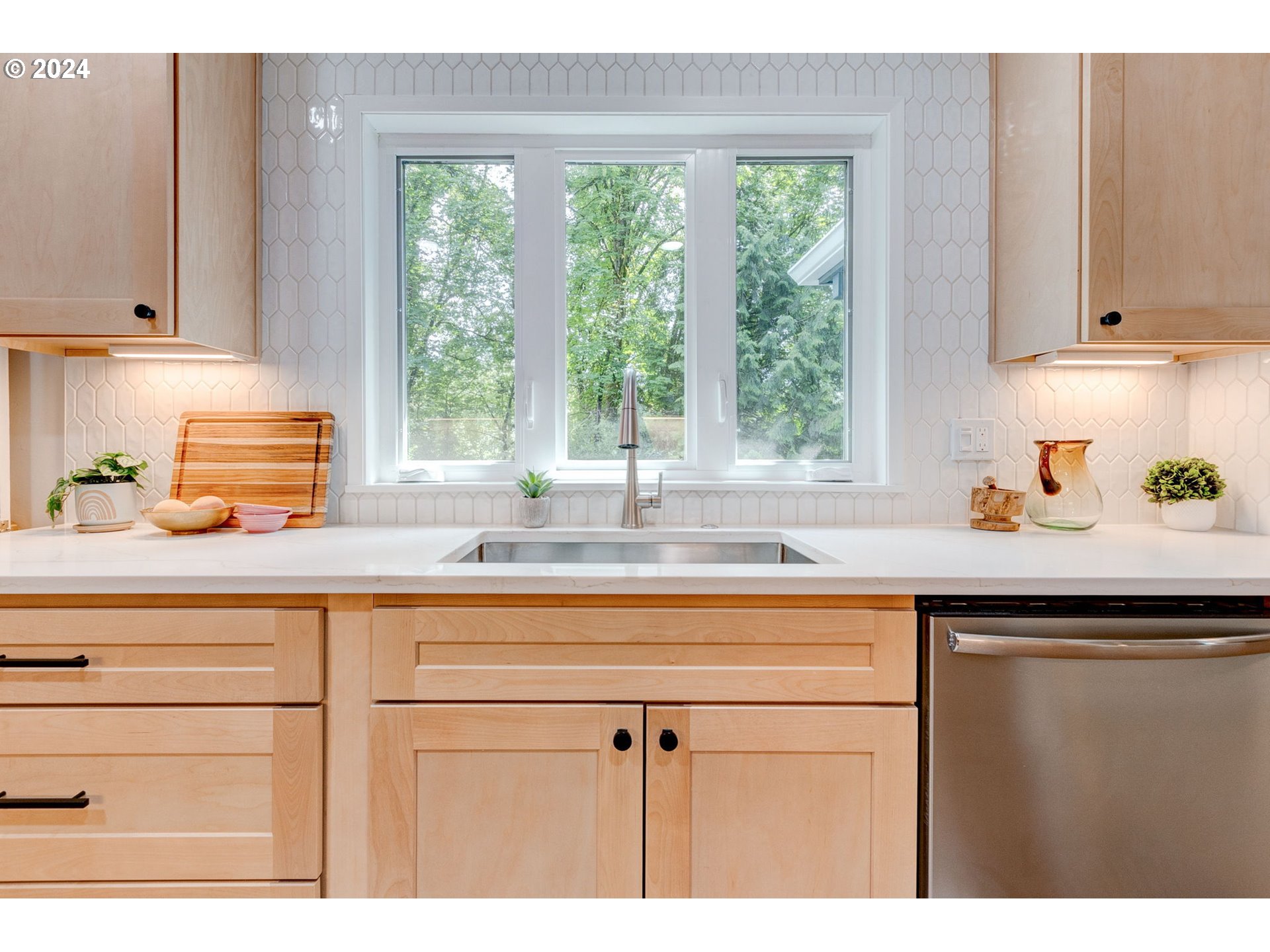 920 SW Cheltenham ST