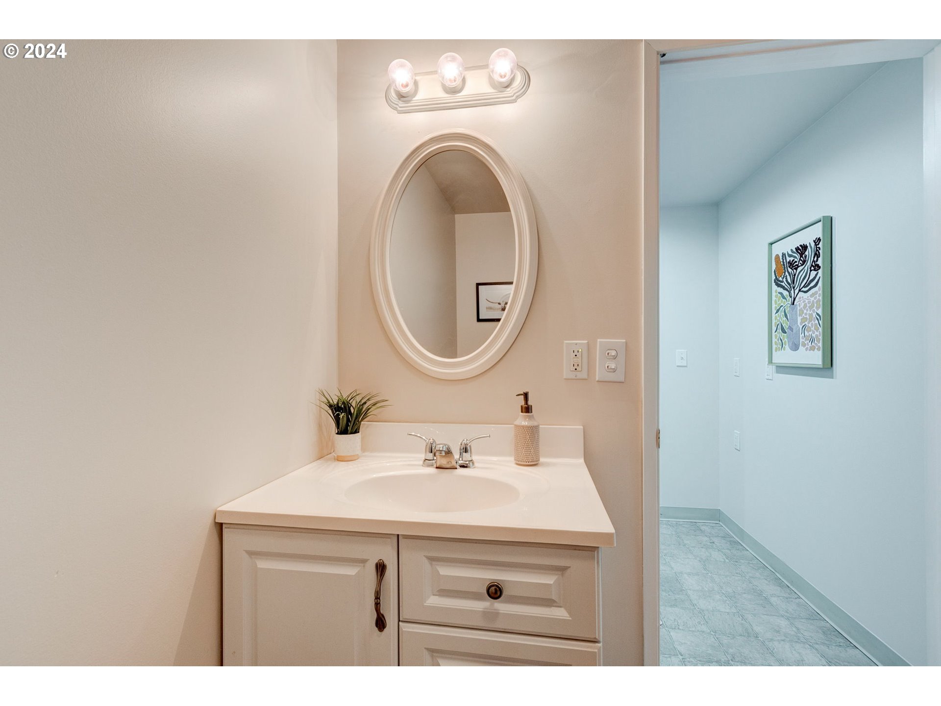 920 SW Cheltenham ST