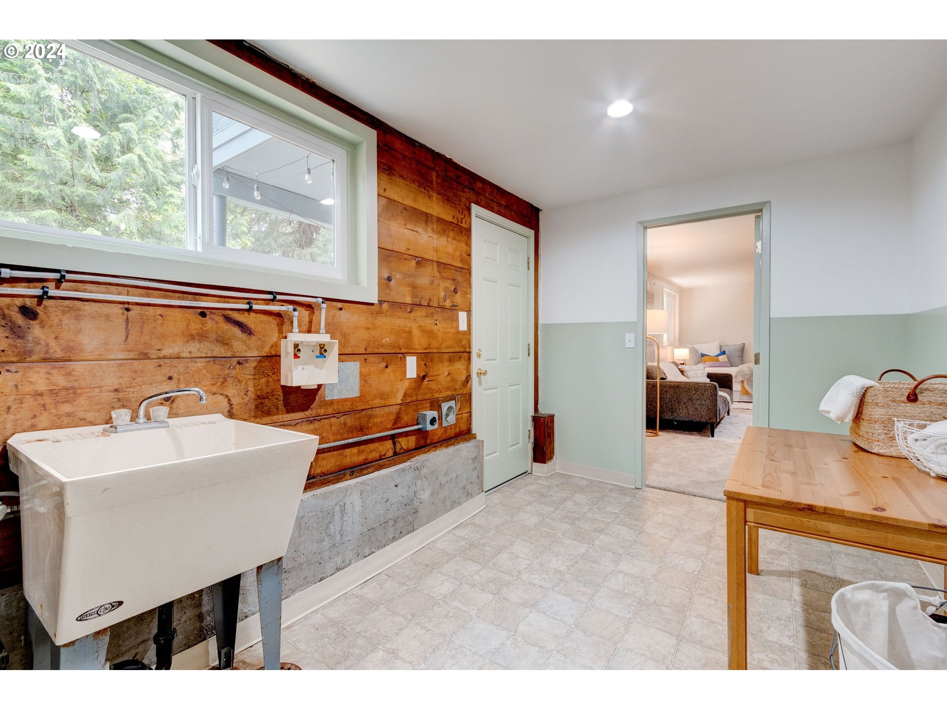 920 SW Cheltenham ST