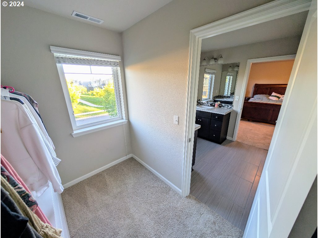 3153 SE WHITE OAK AVE