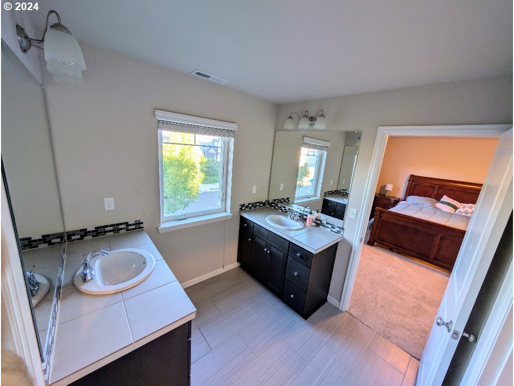 3153 SE WHITE OAK AVE