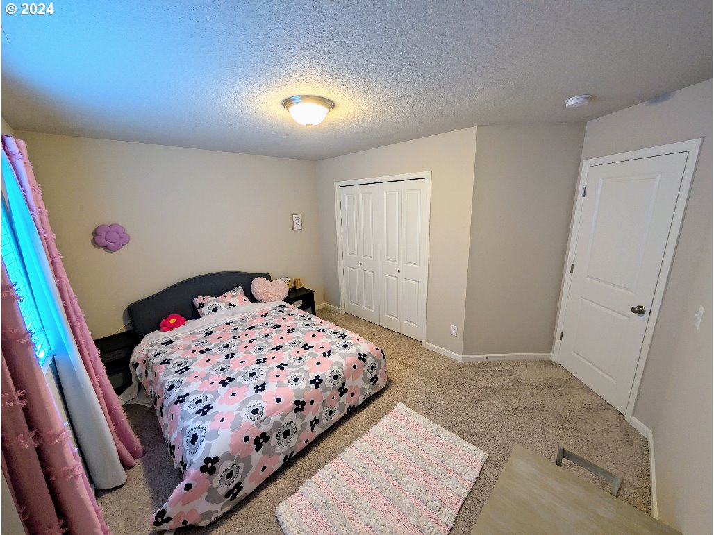 3153 SE WHITE OAK AVE