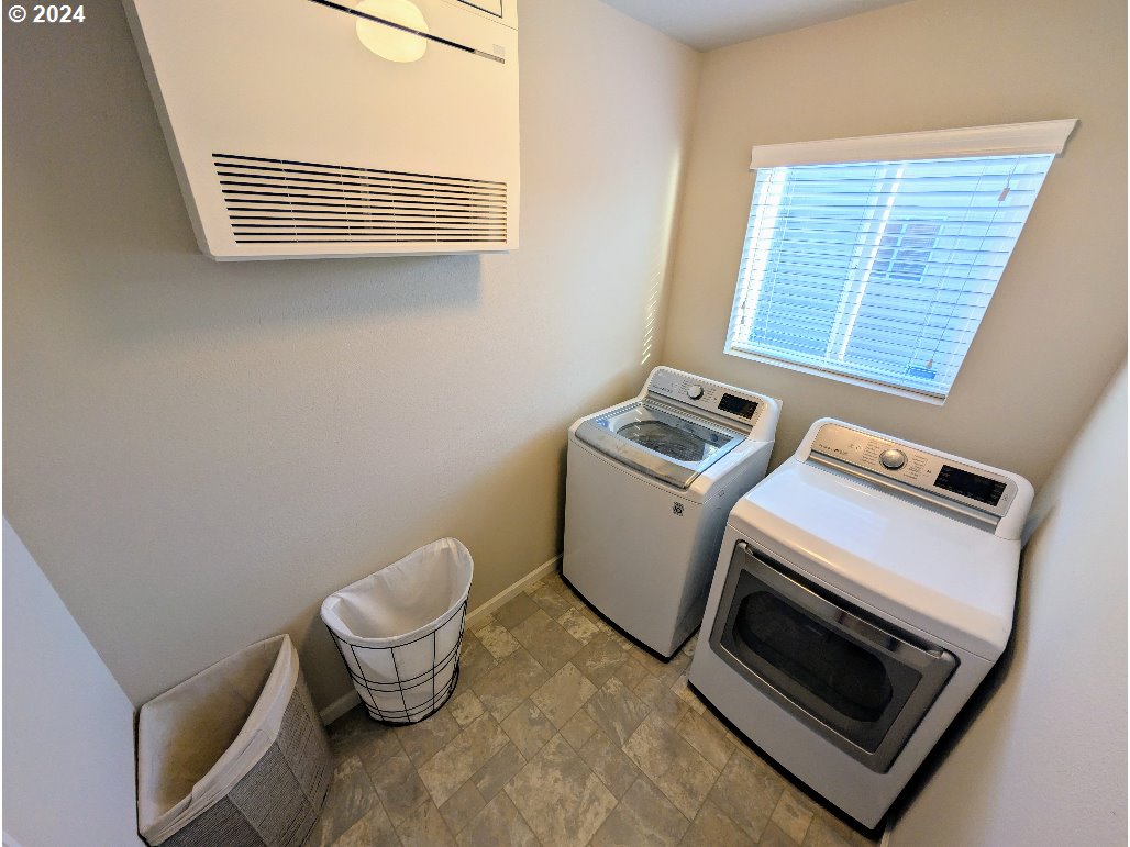 3153 SE WHITE OAK AVE