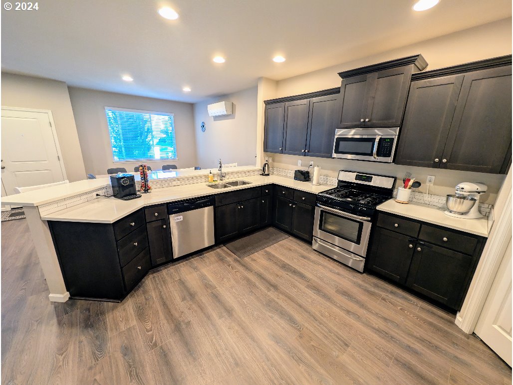 3153 SE WHITE OAK AVE