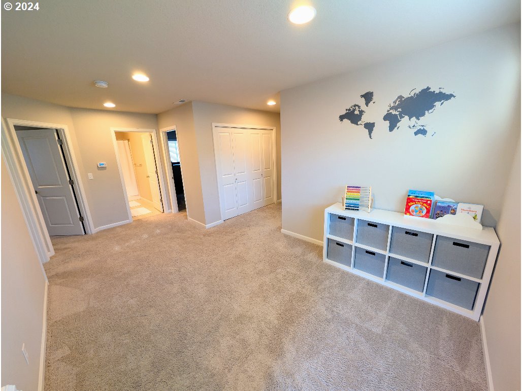 3153 SE WHITE OAK AVE