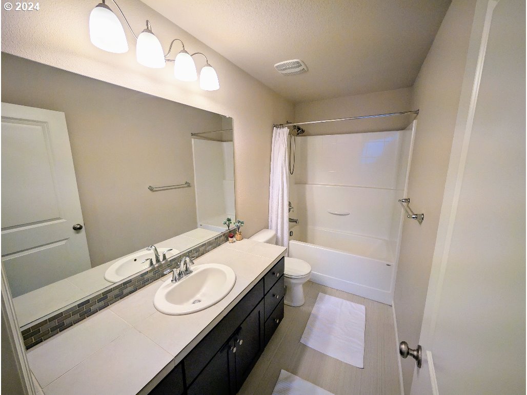 3153 SE WHITE OAK AVE