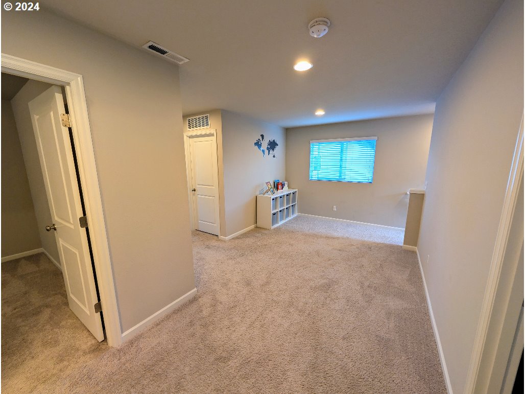 3153 SE WHITE OAK AVE