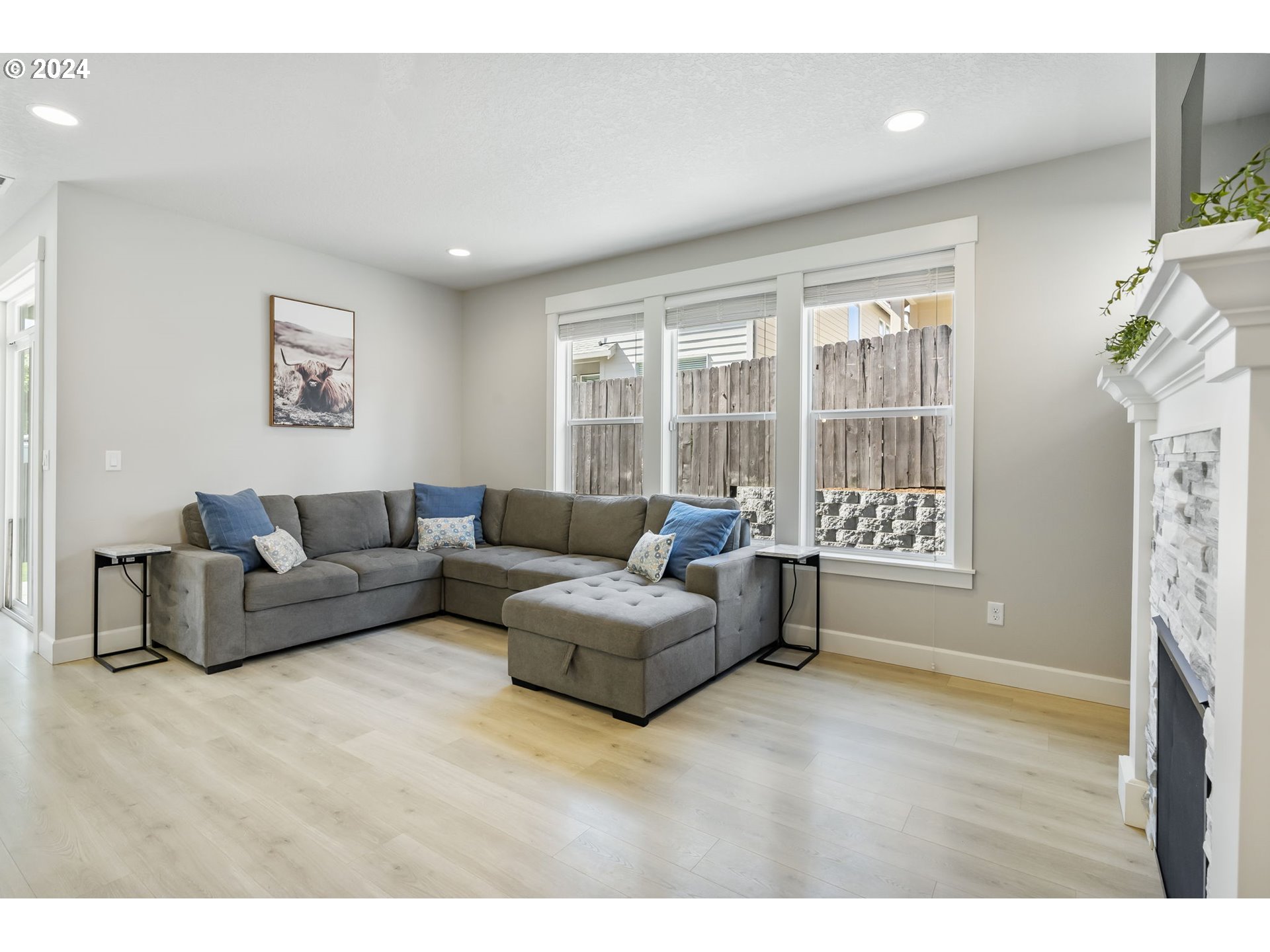 1275 S QUAIL HILL PL