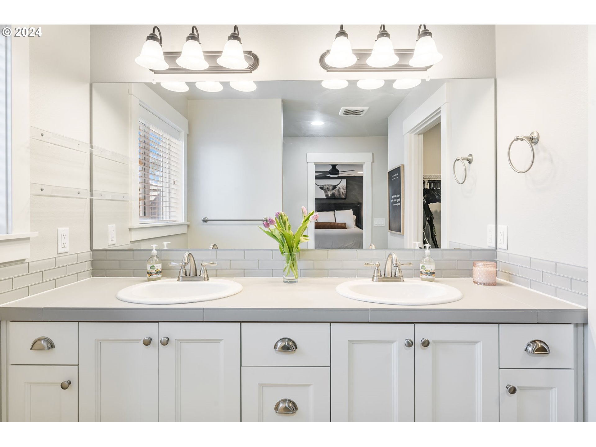 1275 S QUAIL HILL PL