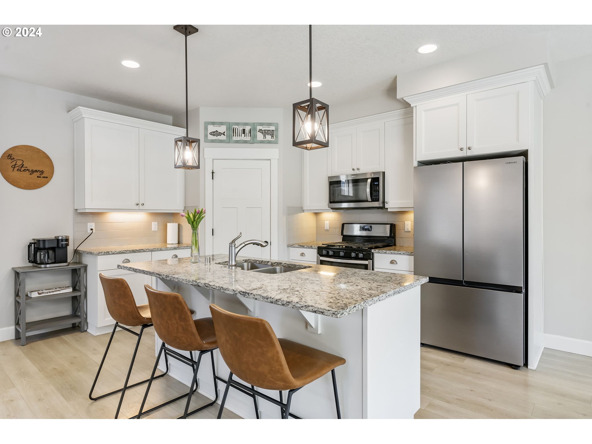 1275 S QUAIL HILL PL