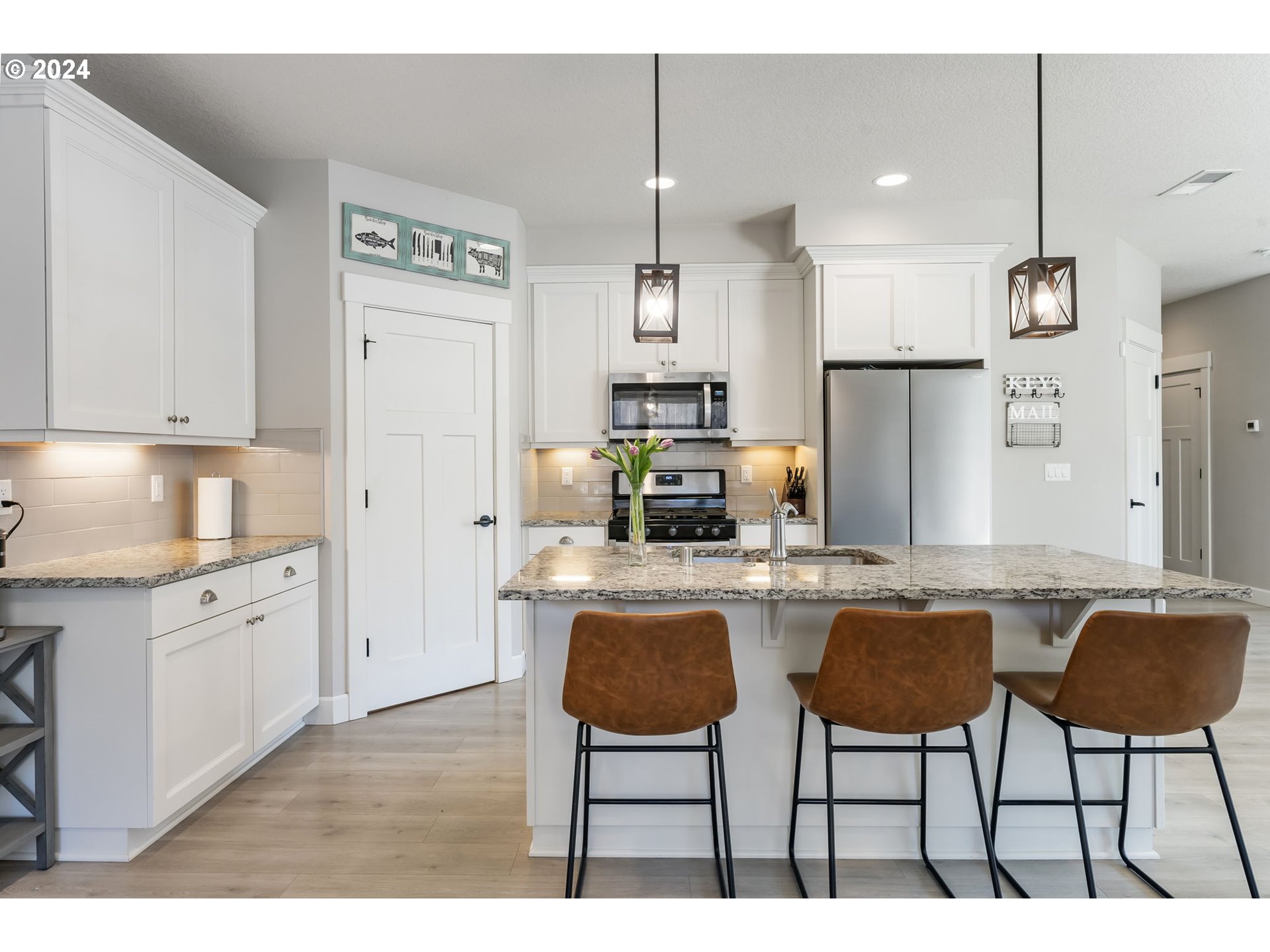 1275 S QUAIL HILL PL