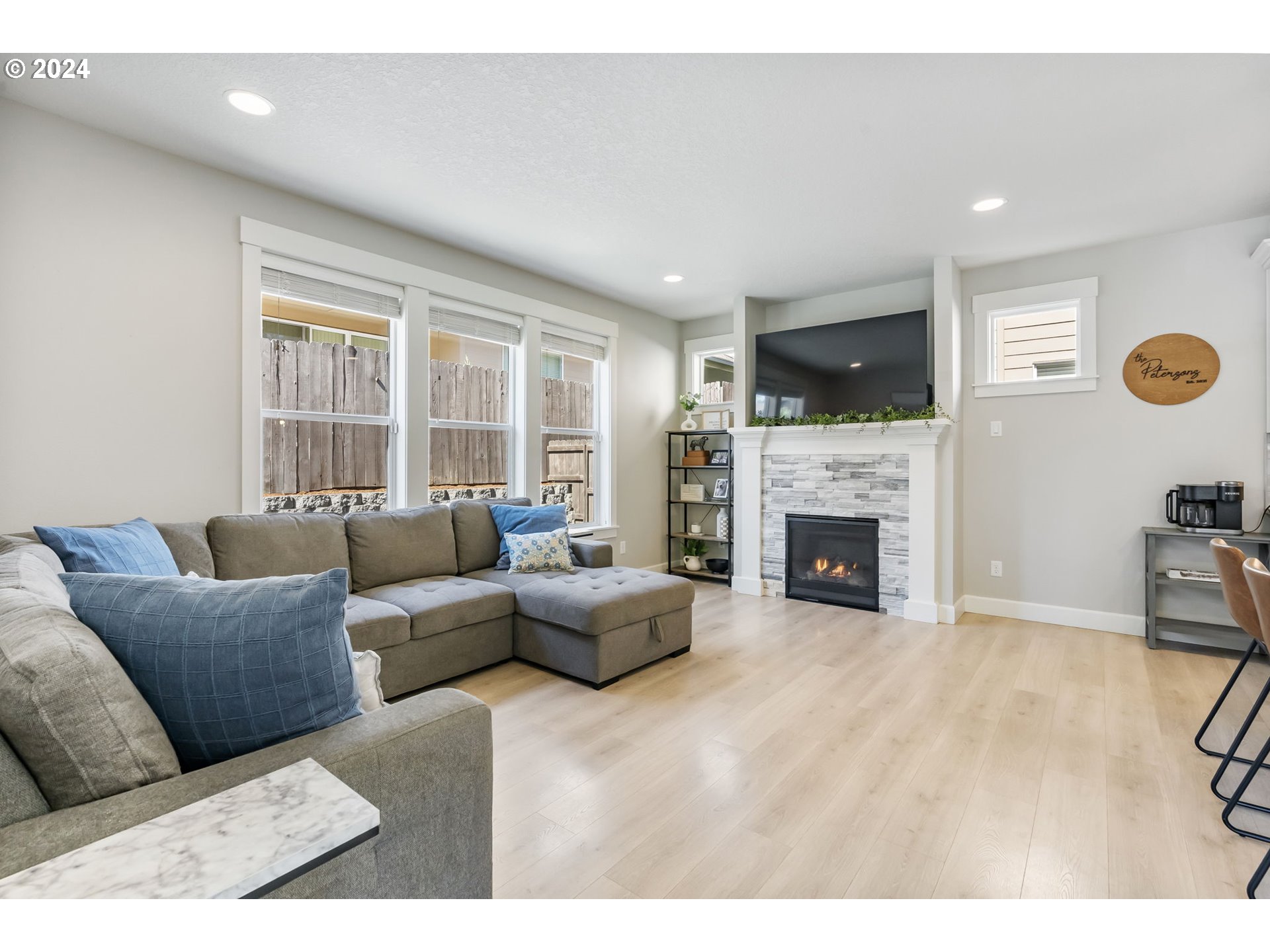 1275 S QUAIL HILL PL