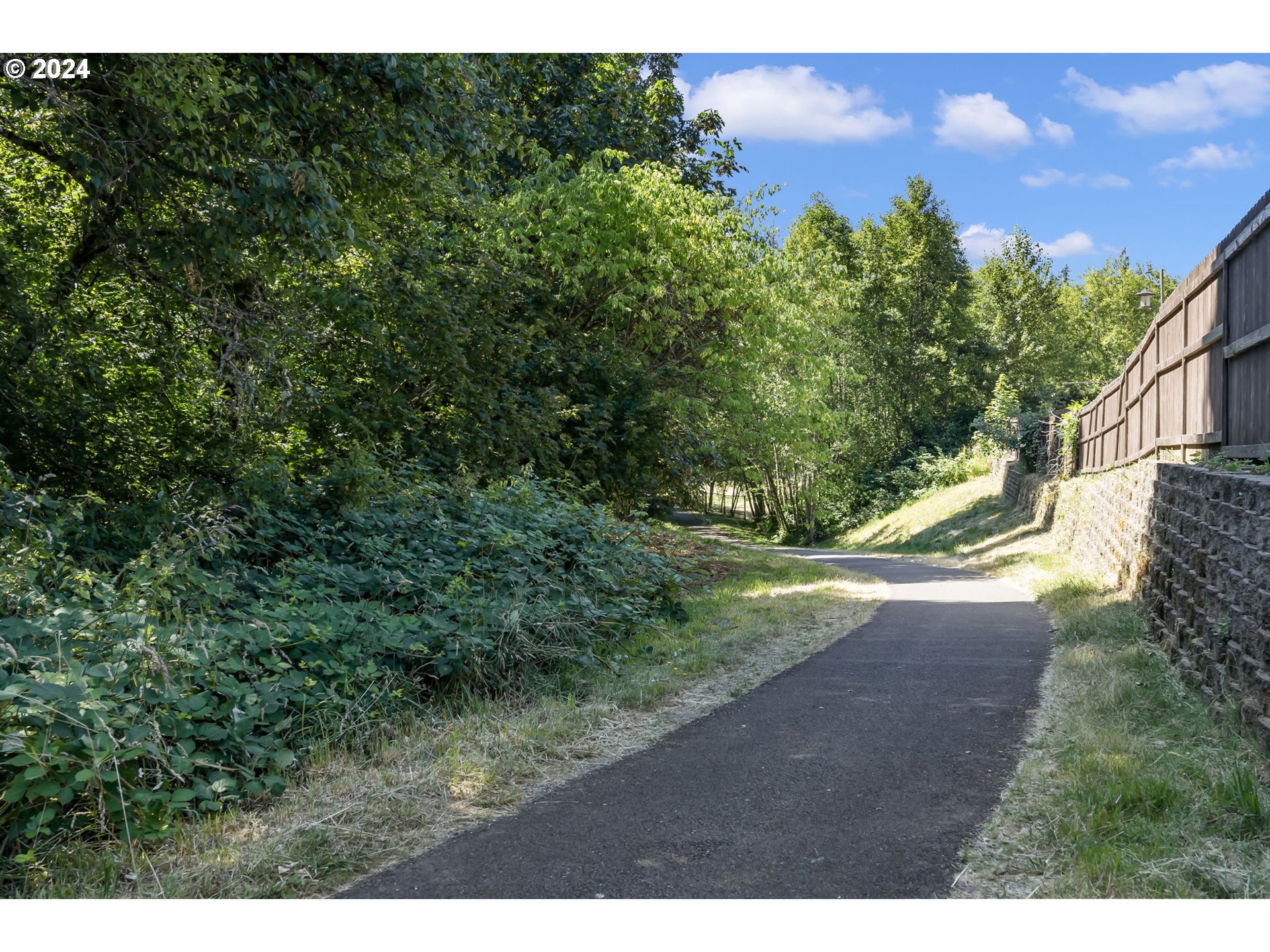 1275 S QUAIL HILL PL