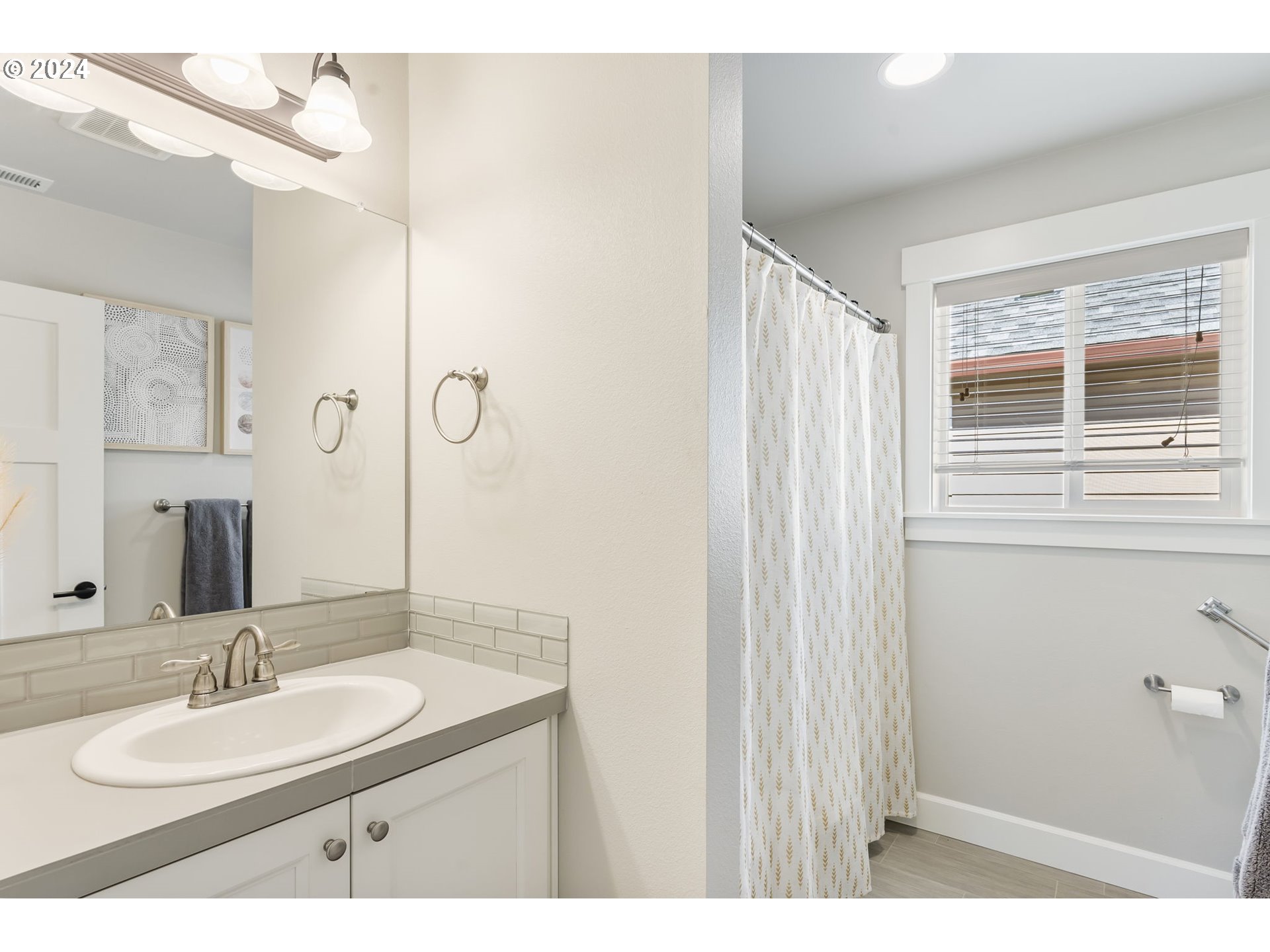 1275 S QUAIL HILL PL