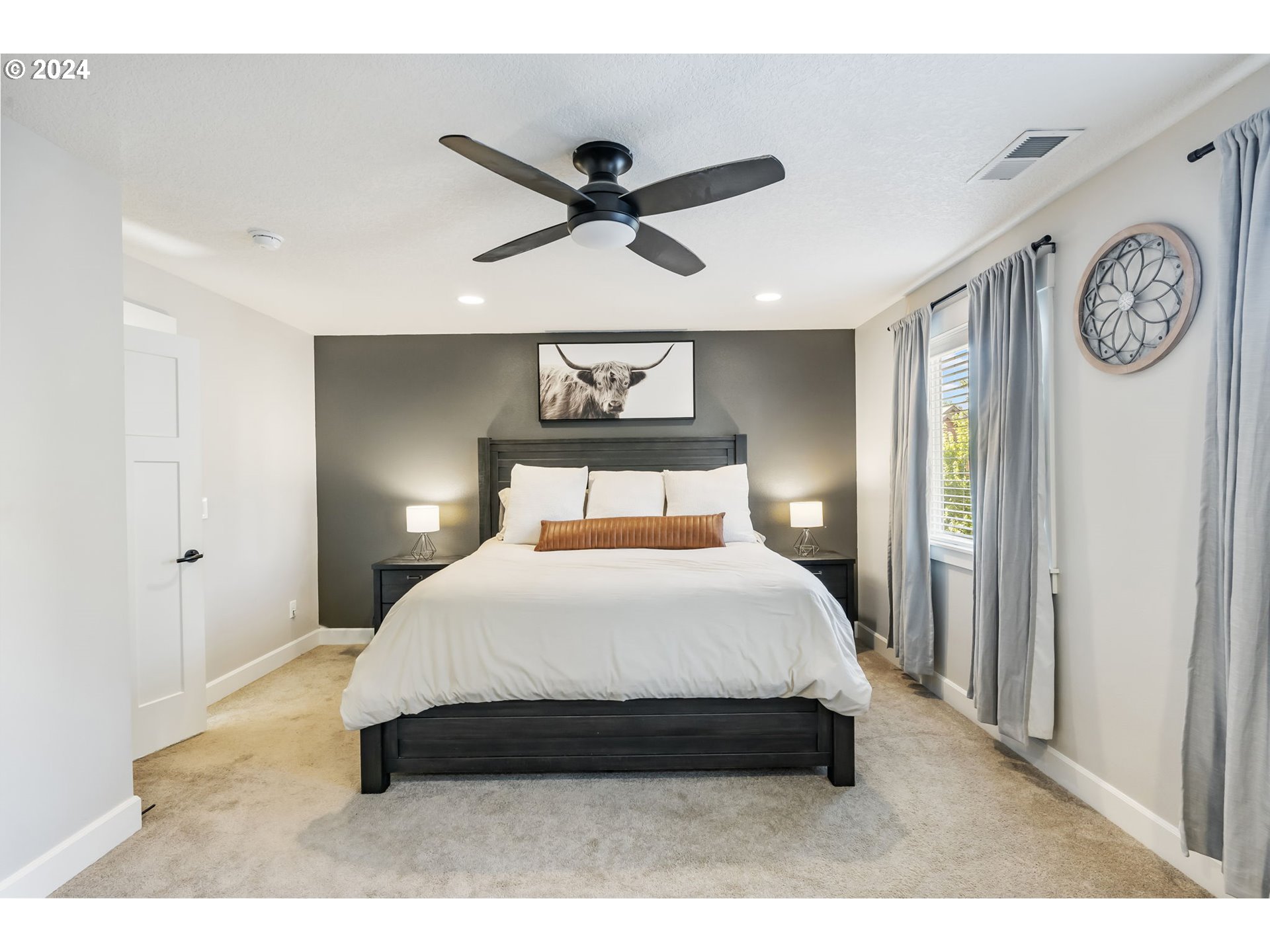 1275 S QUAIL HILL PL