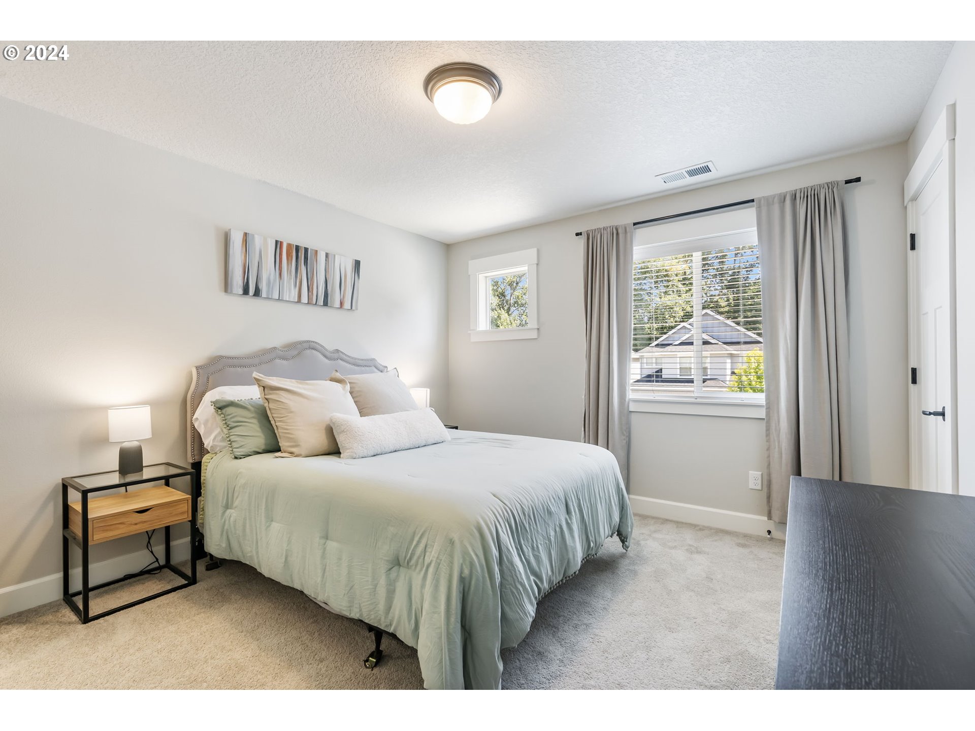 1275 S QUAIL HILL PL