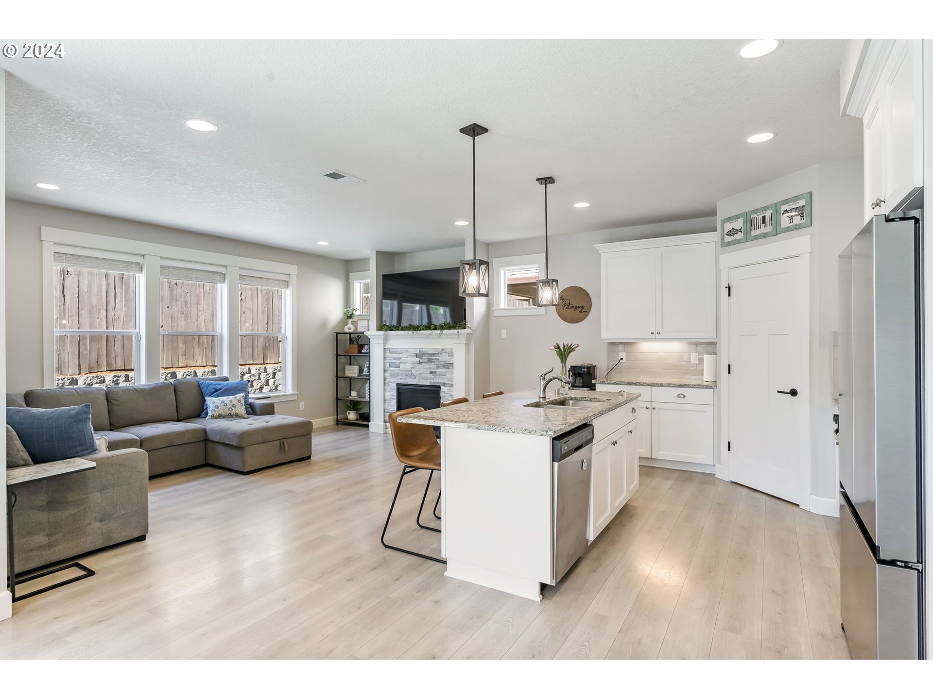 1275 S QUAIL HILL PL