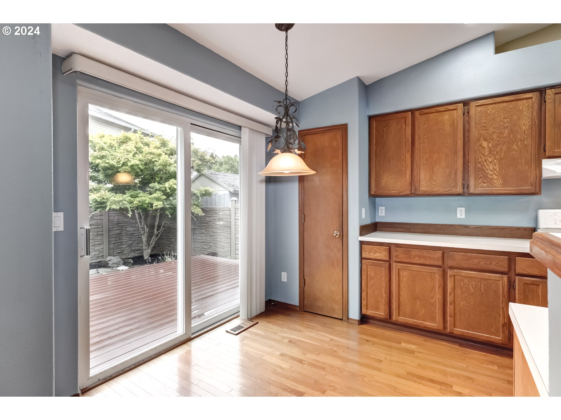 2099 NE SUNDOWN CT