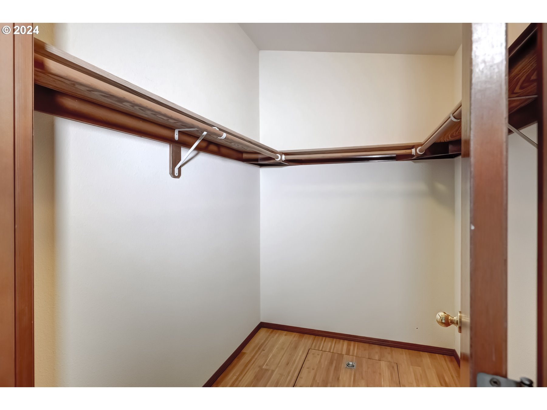2099 NE SUNDOWN CT