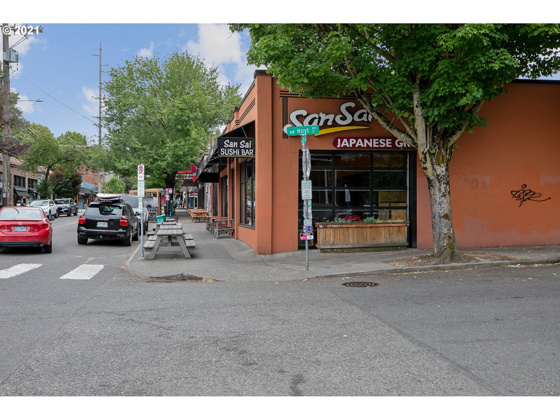 2109 NW IRVING ST 402