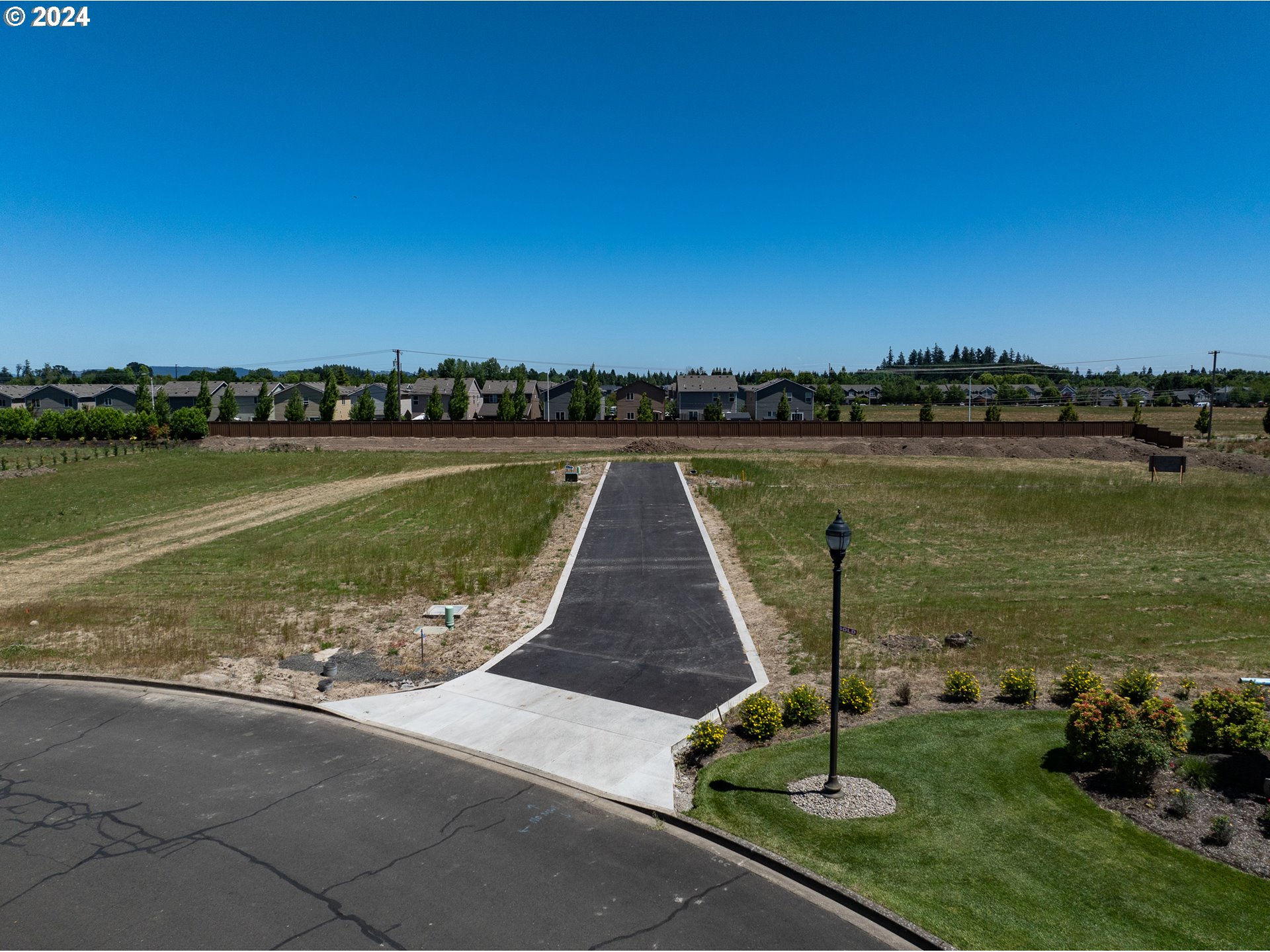 2166 NW Homer Ross LOOP 3, McMinnville Unit: 3