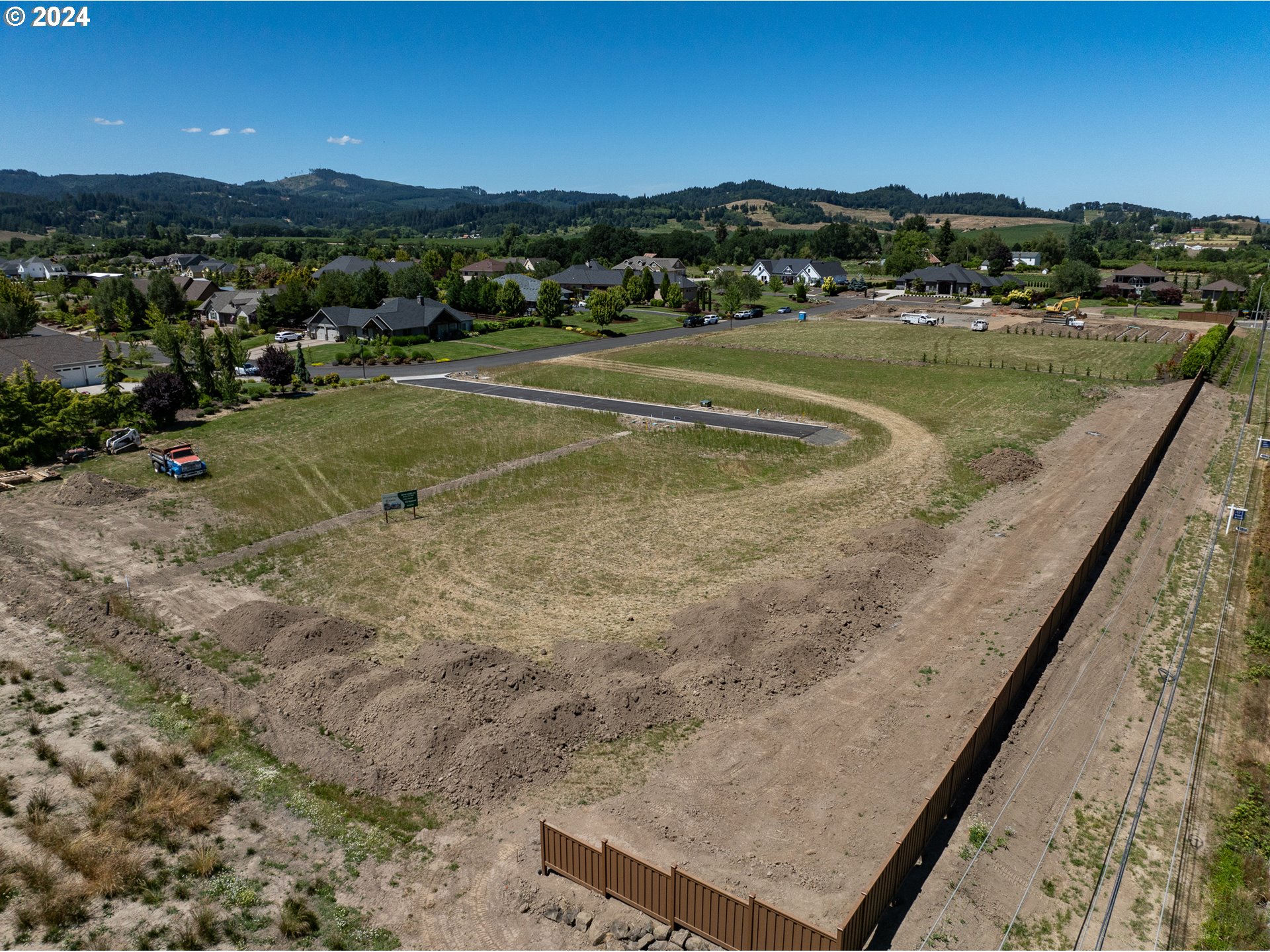 2166 NW Homer Ross LOOP 3, McMinnville Unit: 3